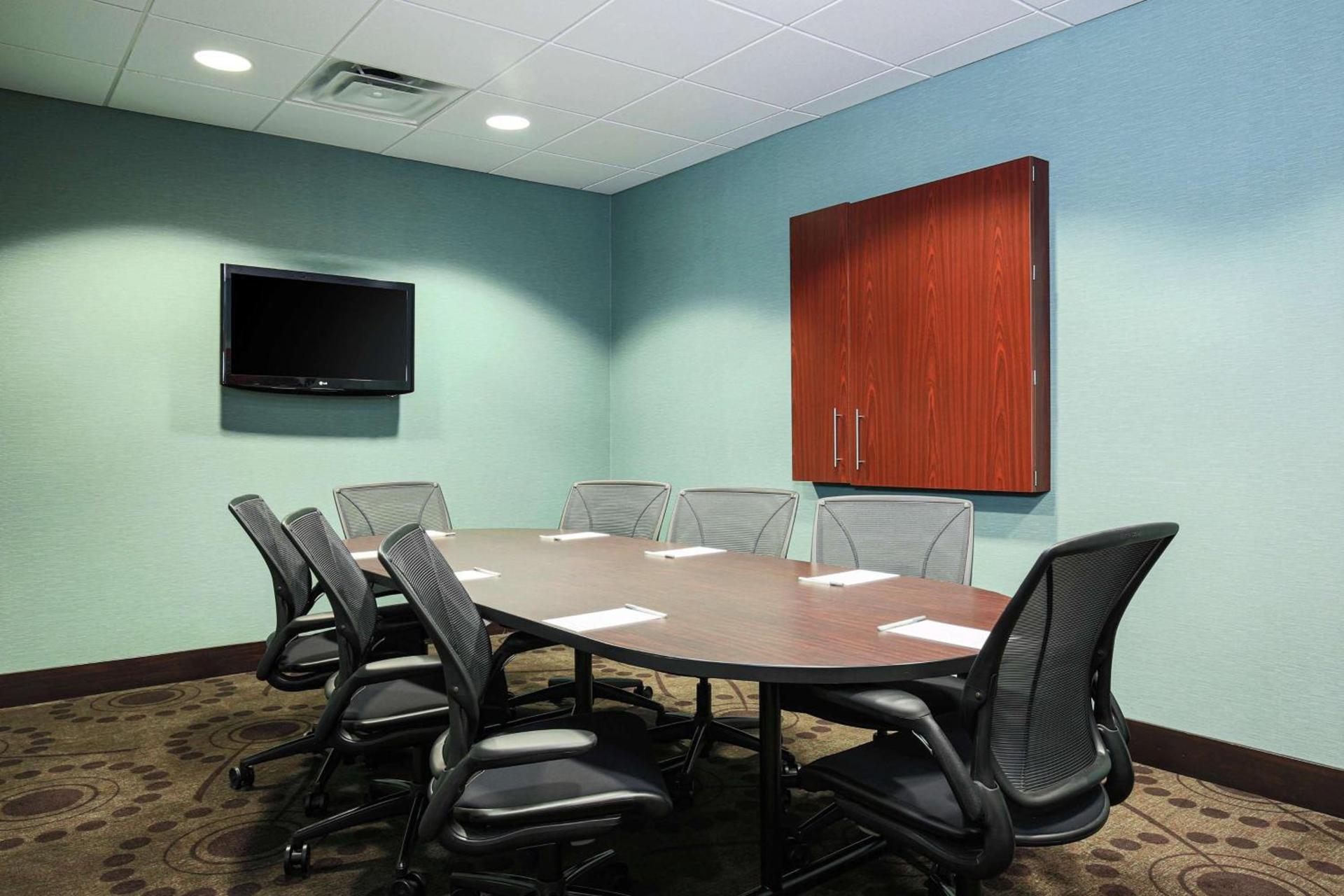 Hampton Inn & Suites Wheeling - The Highlands photo 32
