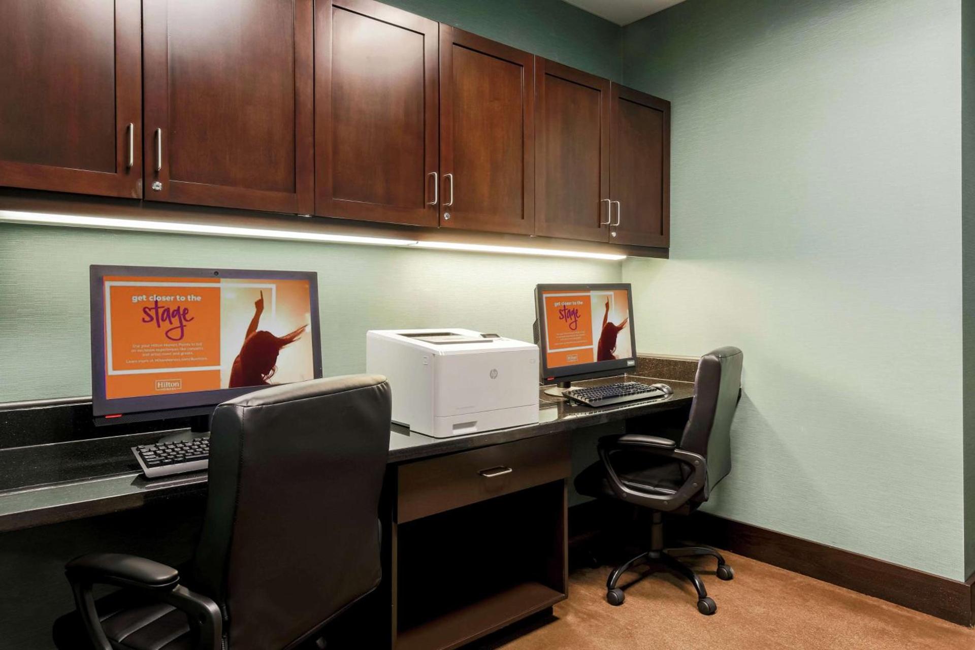 Hampton Inn & Suites Wheeling - The Highlands photo 34