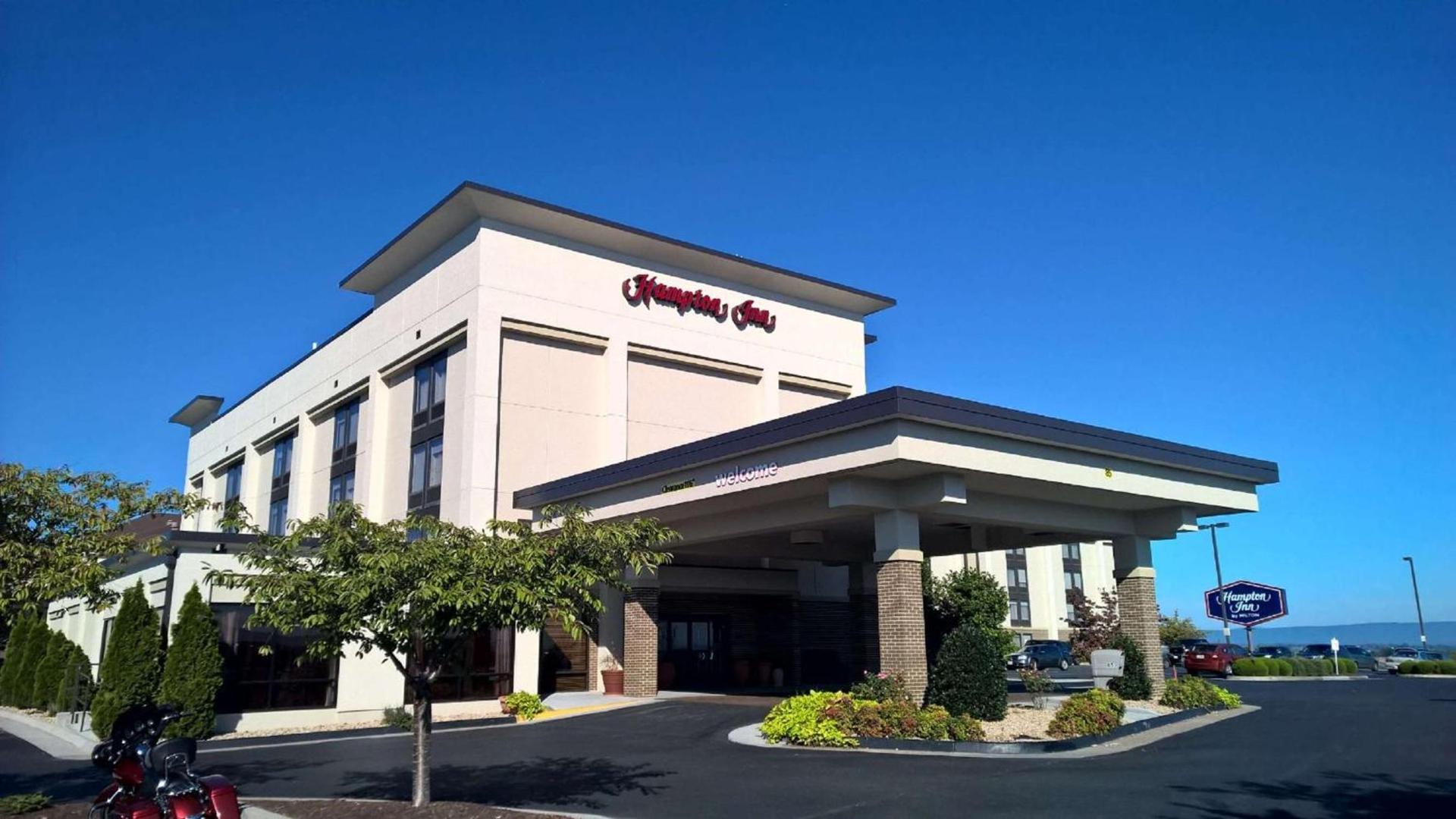 Hampton Inn Harrisonburg - University photo 1