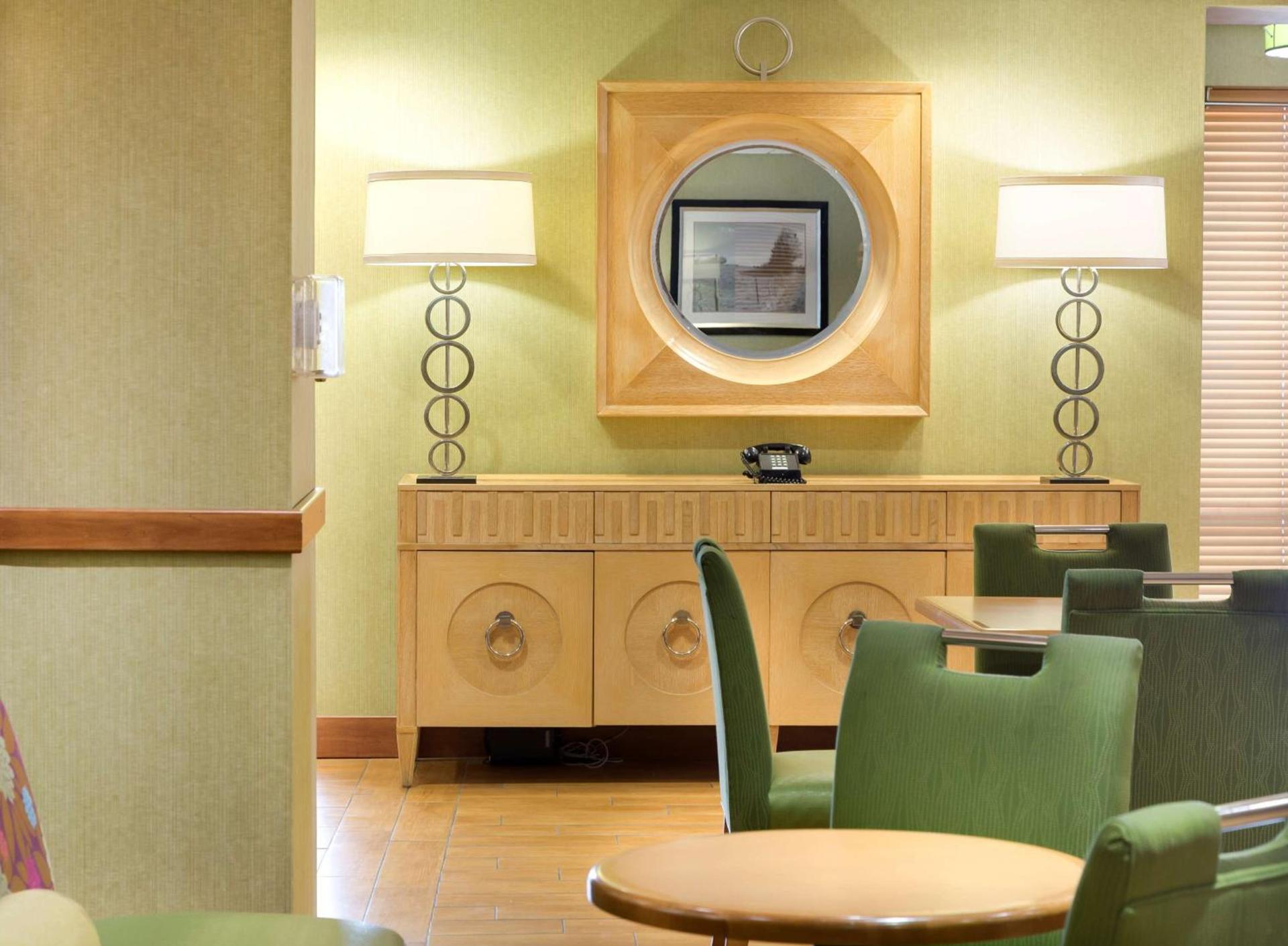 Hampton Inn Harrisonburg - University photo 4