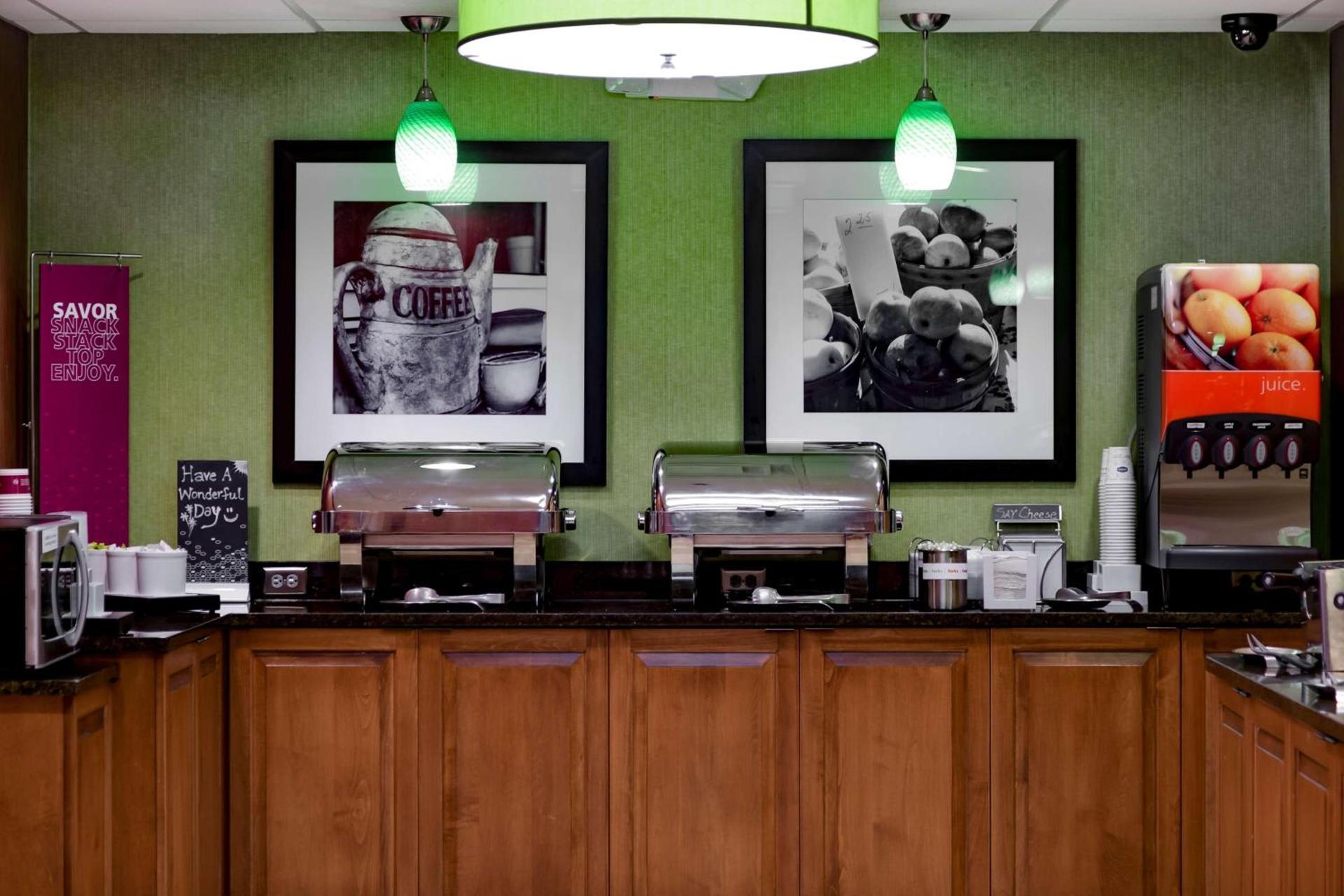 Hampton Inn Harrisonburg - University photo 7