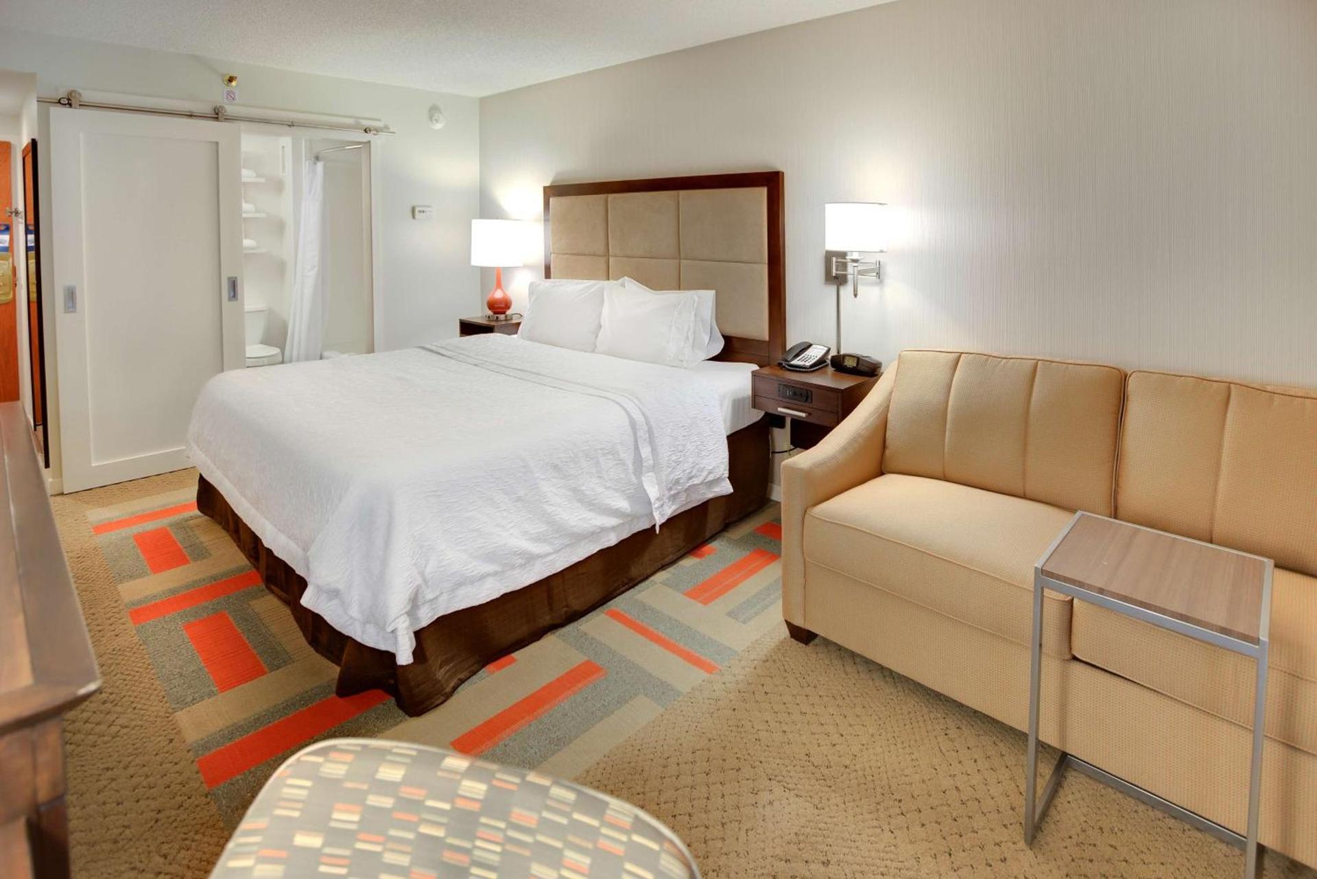Hampton Inn Harrisonburg - University photo 9