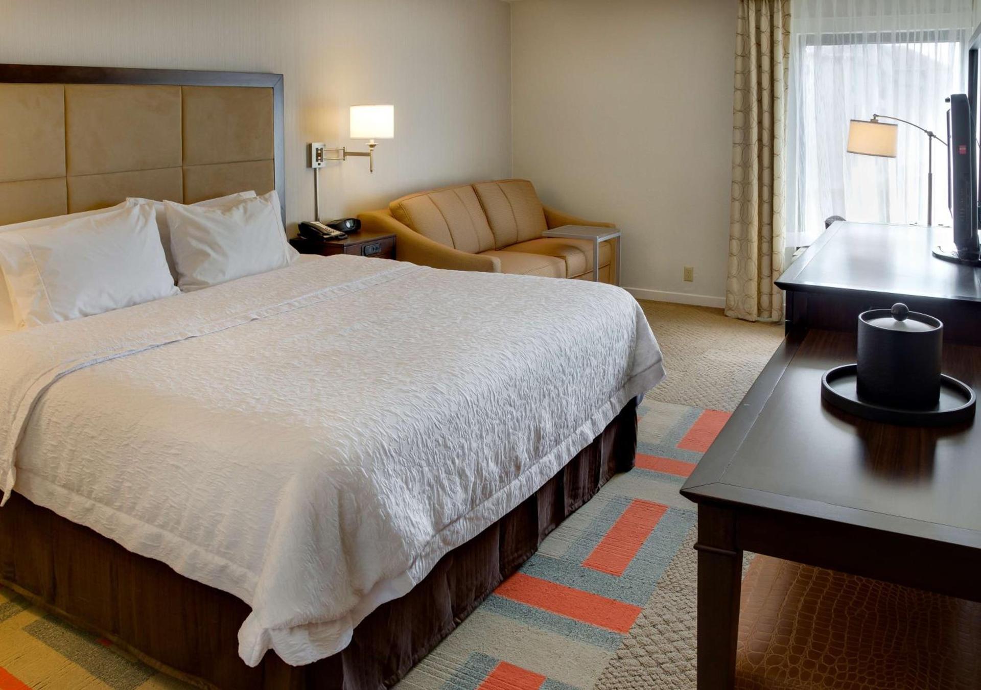 Hampton Inn Harrisonburg - University photo 14