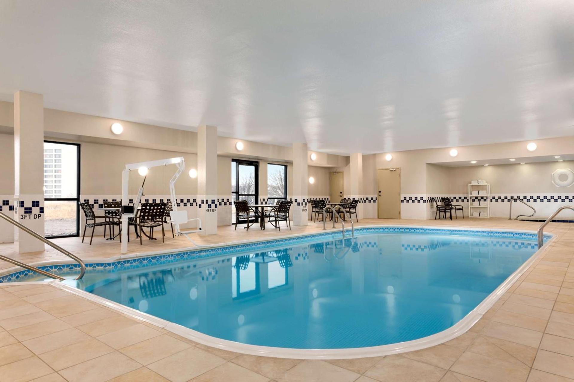 Hampton Inn Wichita-East photo 7