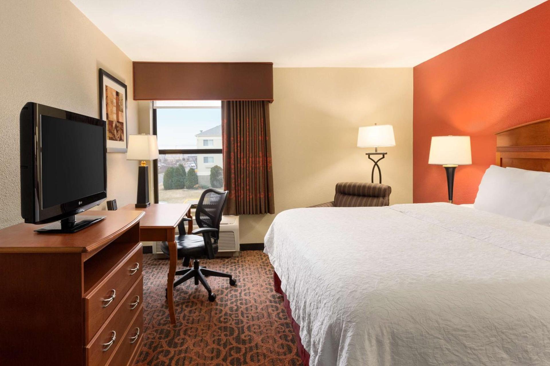 Hampton Inn Wichita-East photo 16