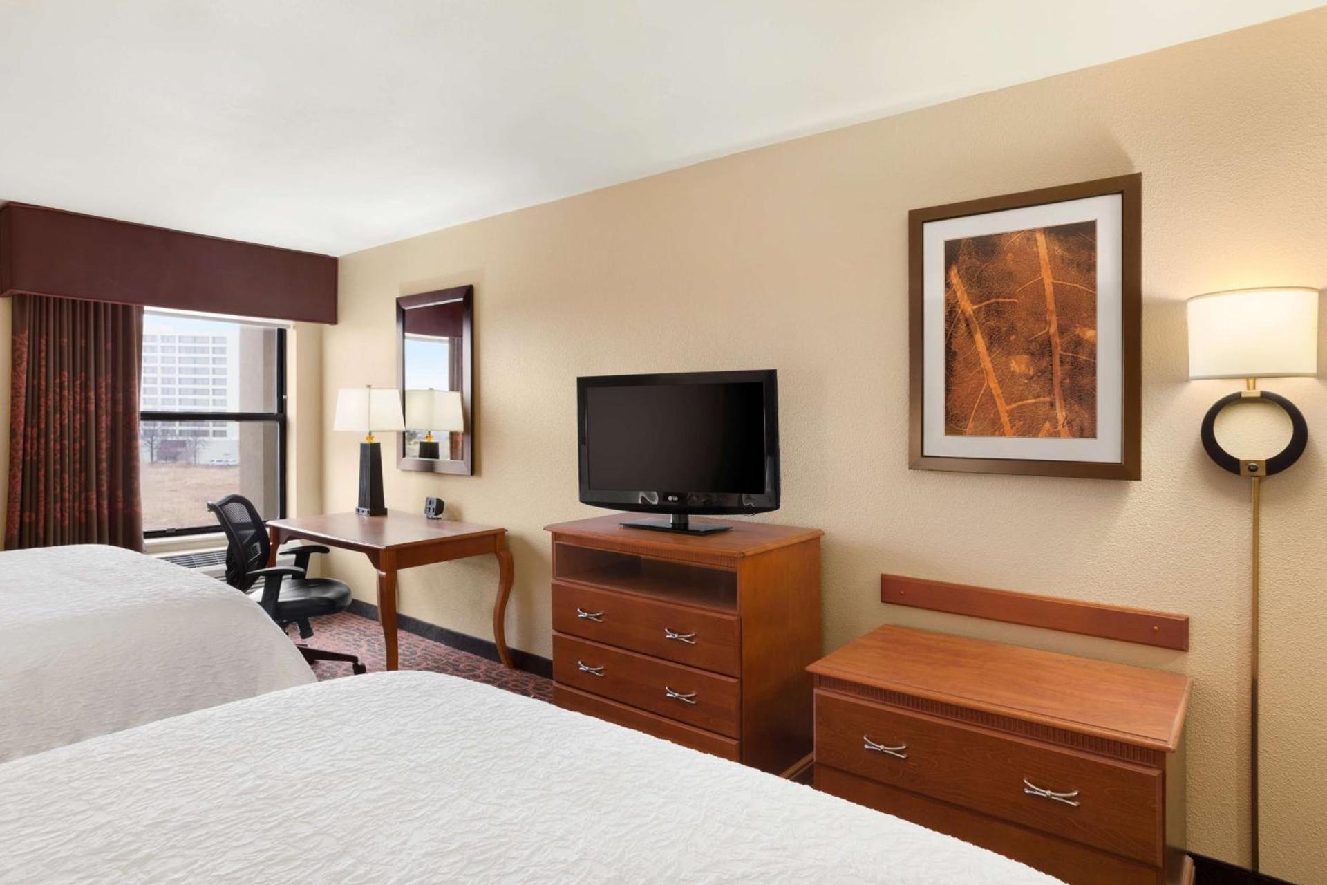Hampton Inn Wichita-East photo 18