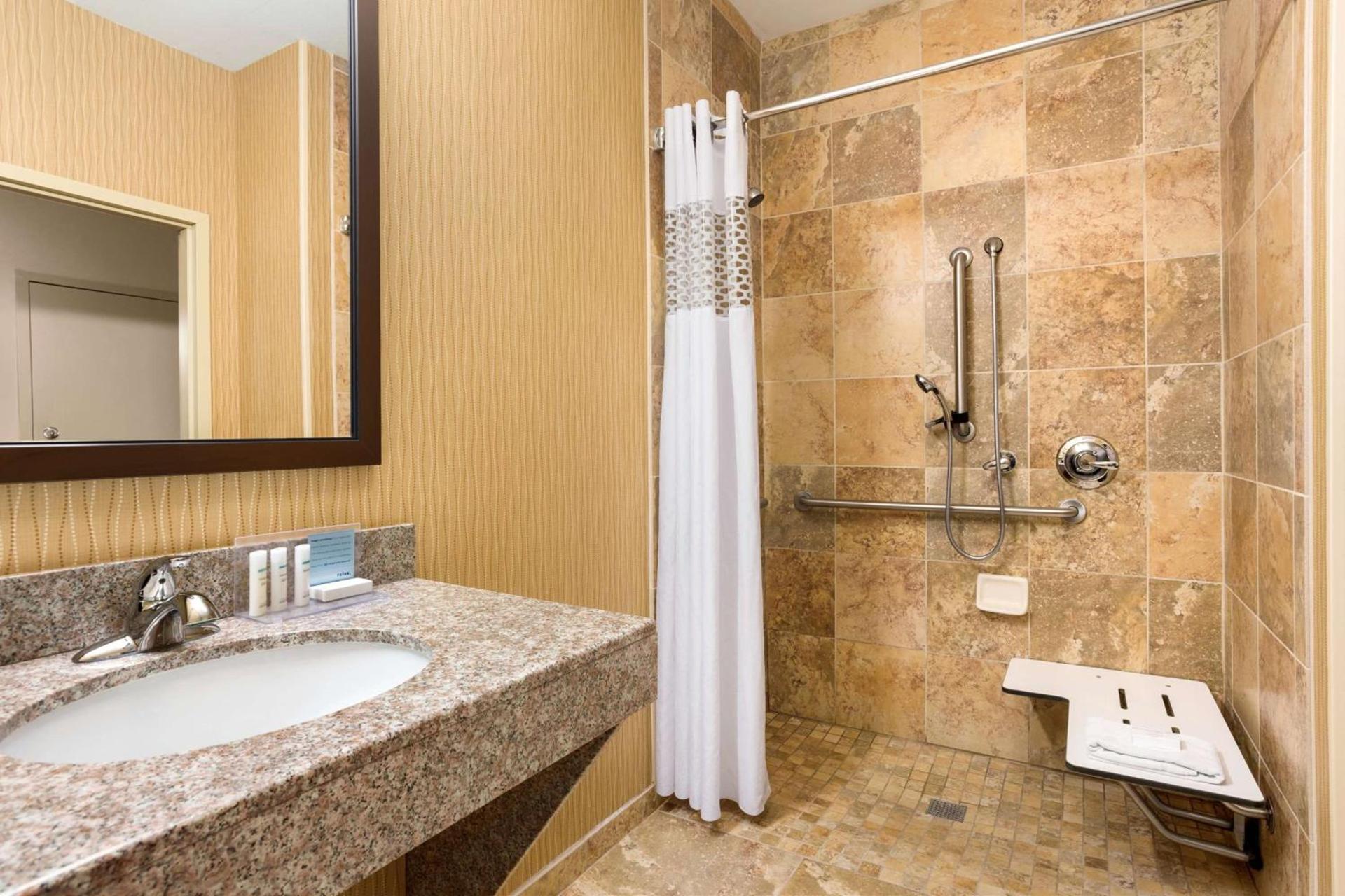 Hampton Inn Wichita-East photo 24