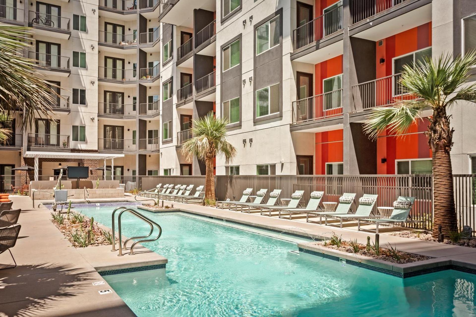 Mint House Phoenix - Midtown photo 2