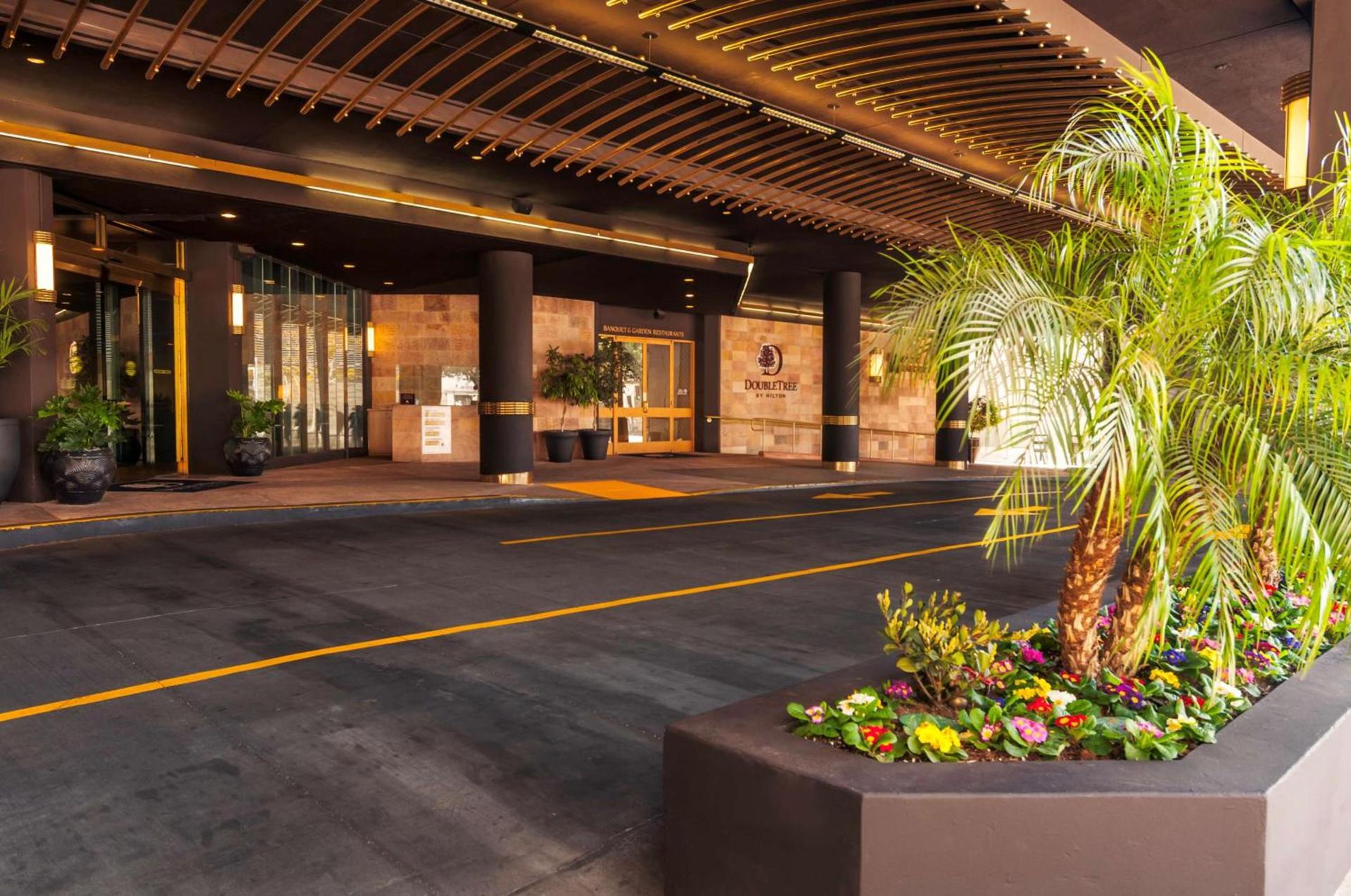 Doubletree by Hilton Los Angeles Downtown photo 8