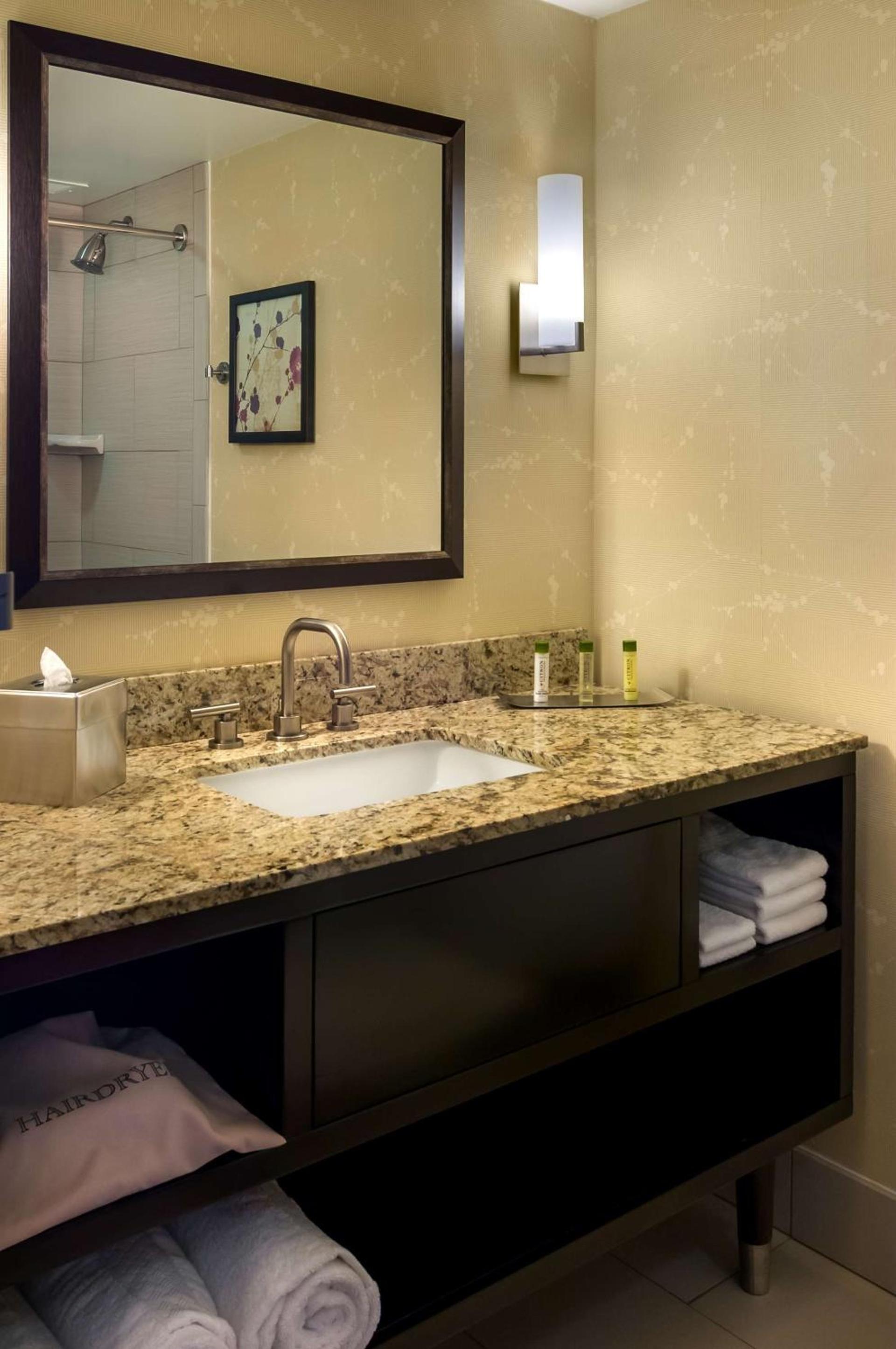 Doubletree by Hilton Los Angeles Downtown photo 26