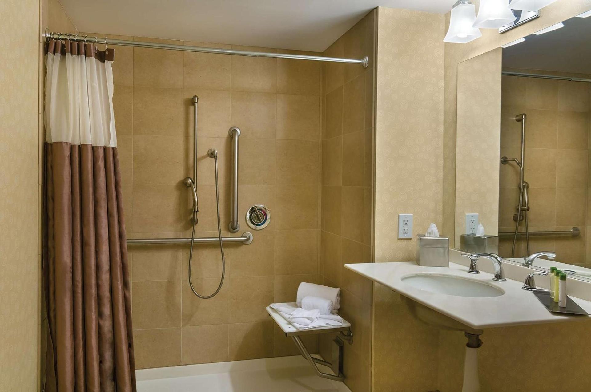 Doubletree by Hilton Los Angeles Downtown photo 36
