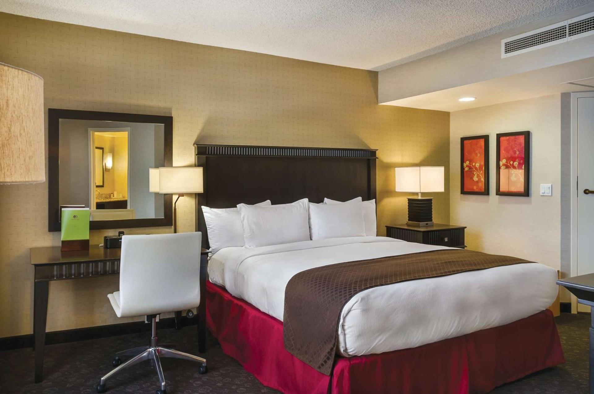 Doubletree by Hilton Los Angeles Downtown photo 35