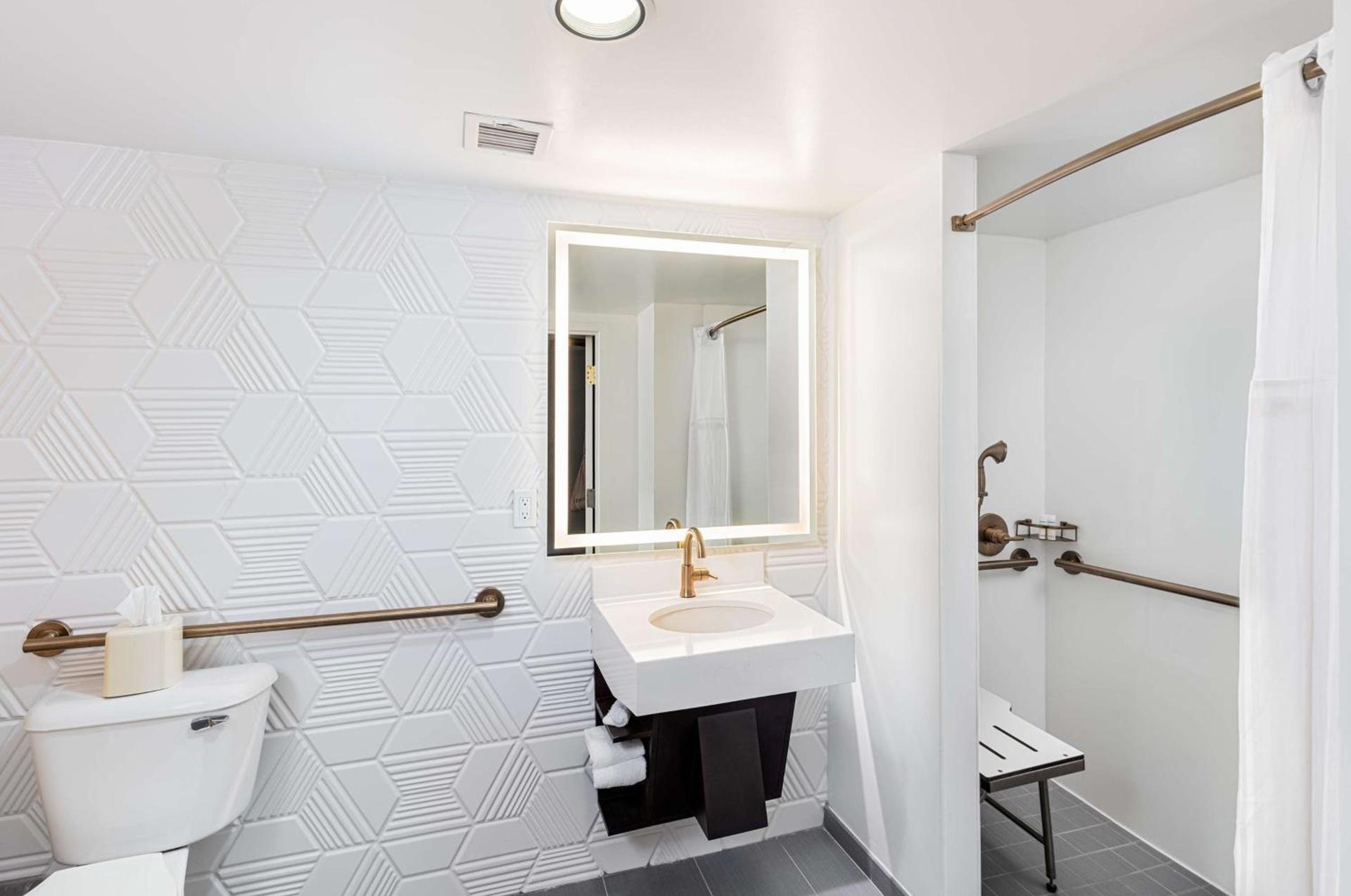 Hilton Garden Inn Los Angeles / Hollywood photo 17