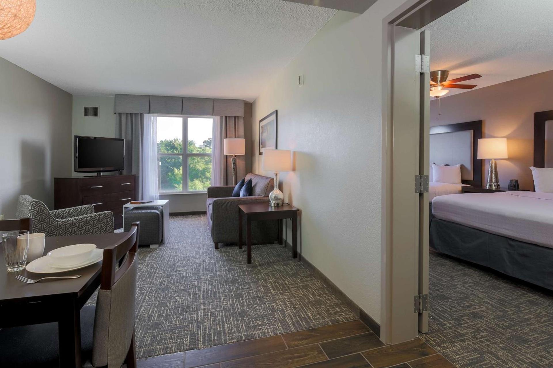 Homewood Suites by Hilton Southwind - Hacks Cross photo 12