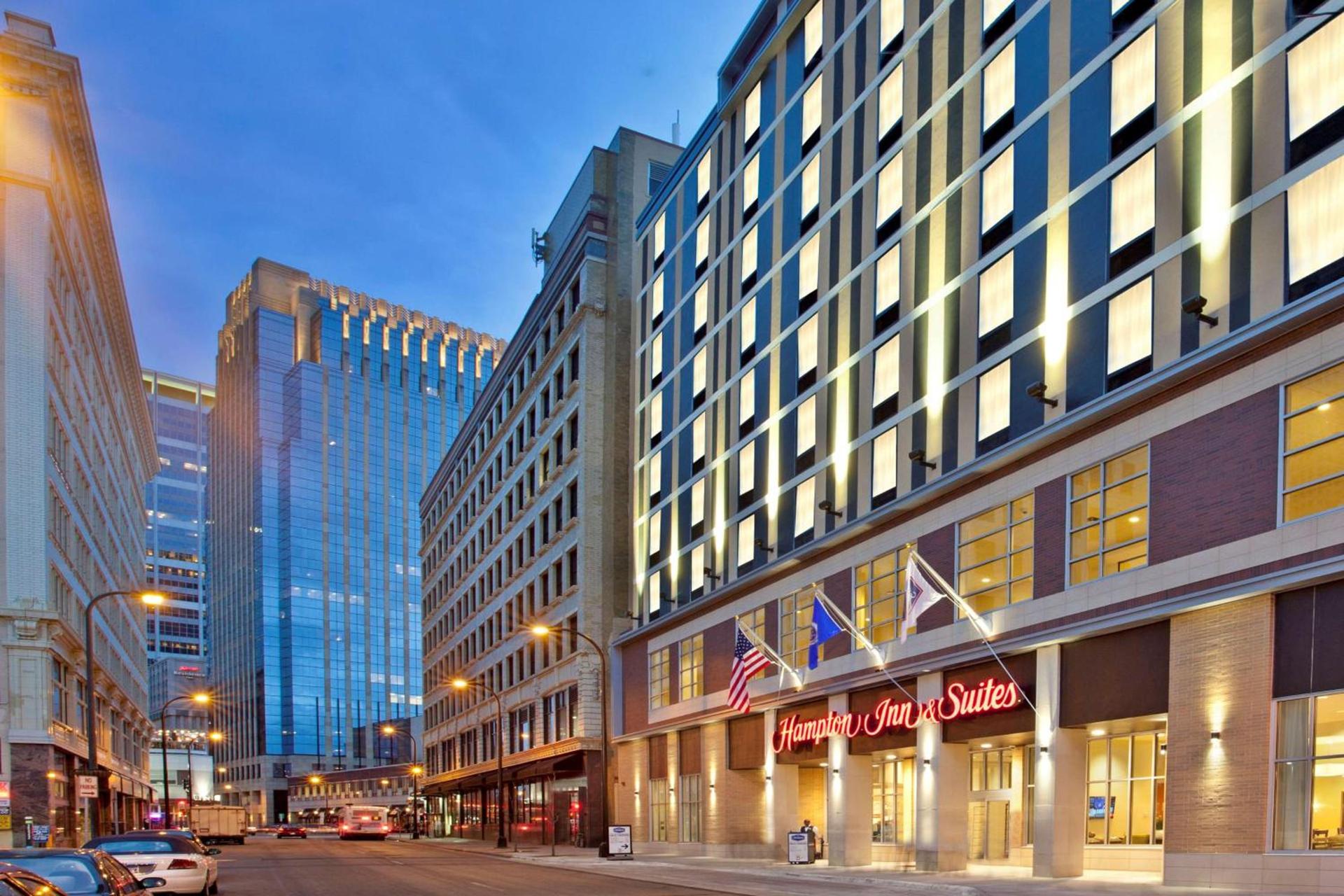 Hampton Inn & Suites - Minneapolis/Downtown photo 4