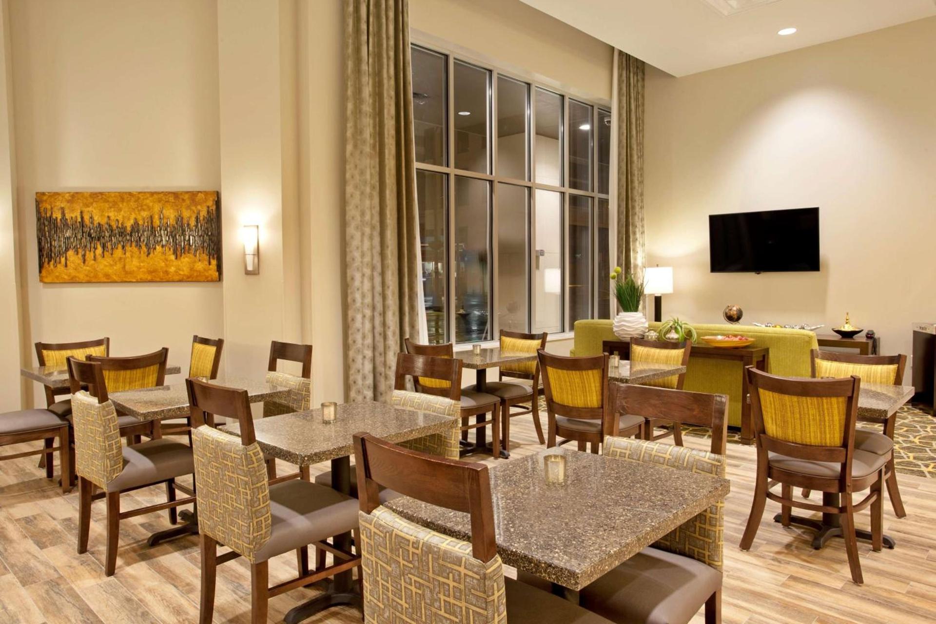 Hampton Inn & Suites - Minneapolis/Downtown photo 7