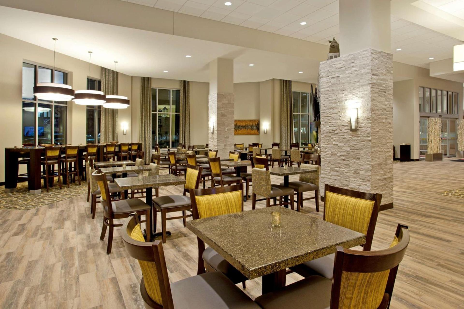 Hampton Inn & Suites - Minneapolis/Downtown photo 6