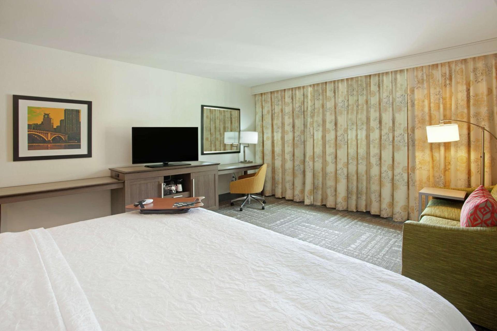 Hampton Inn & Suites - Minneapolis/Downtown photo 20