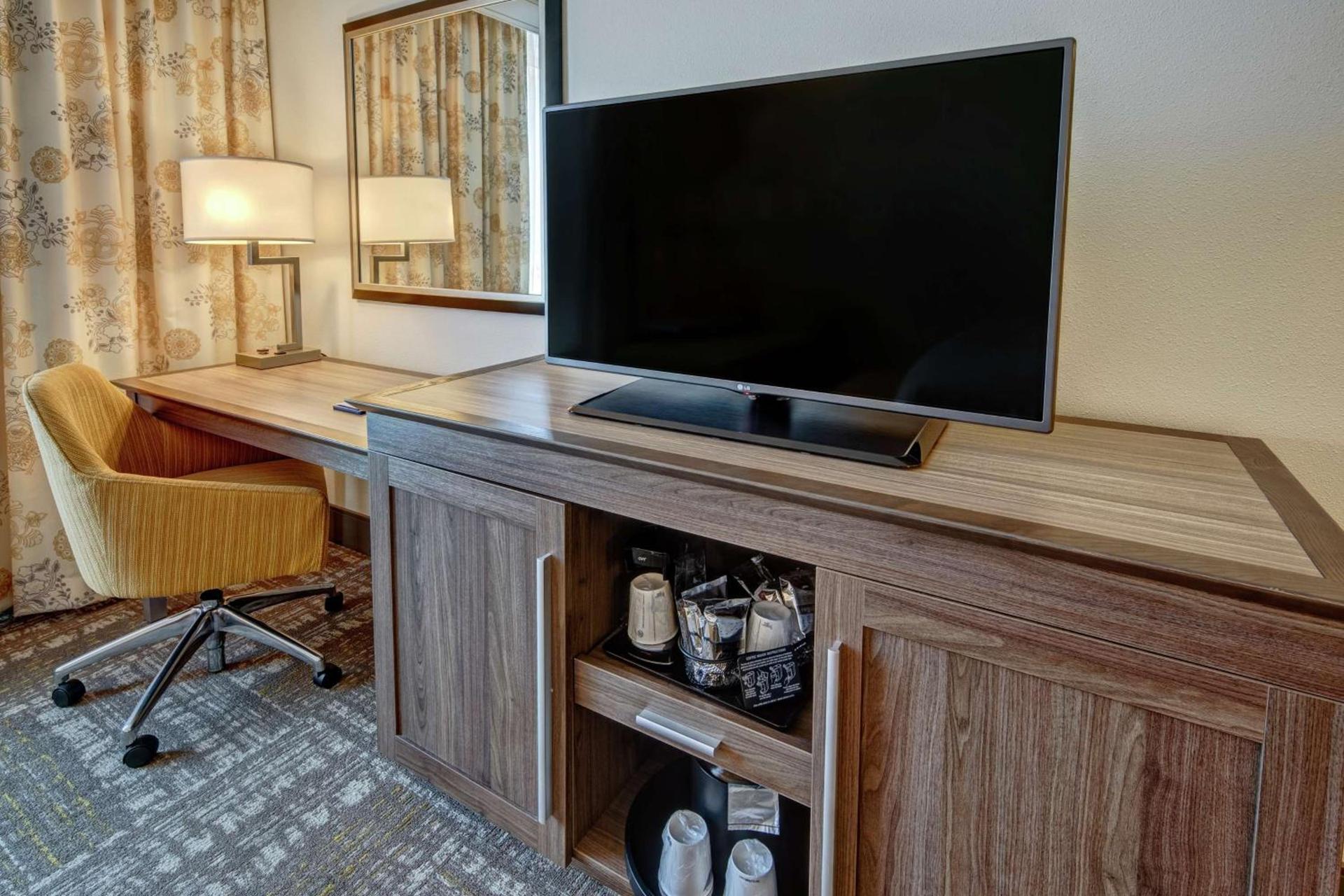 Hampton Inn & Suites - Minneapolis/Downtown photo 21
