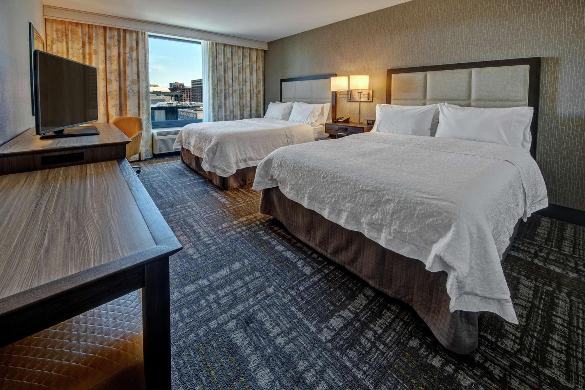 Hampton Inn & Suites - Minneapolis/Downtown photo 22