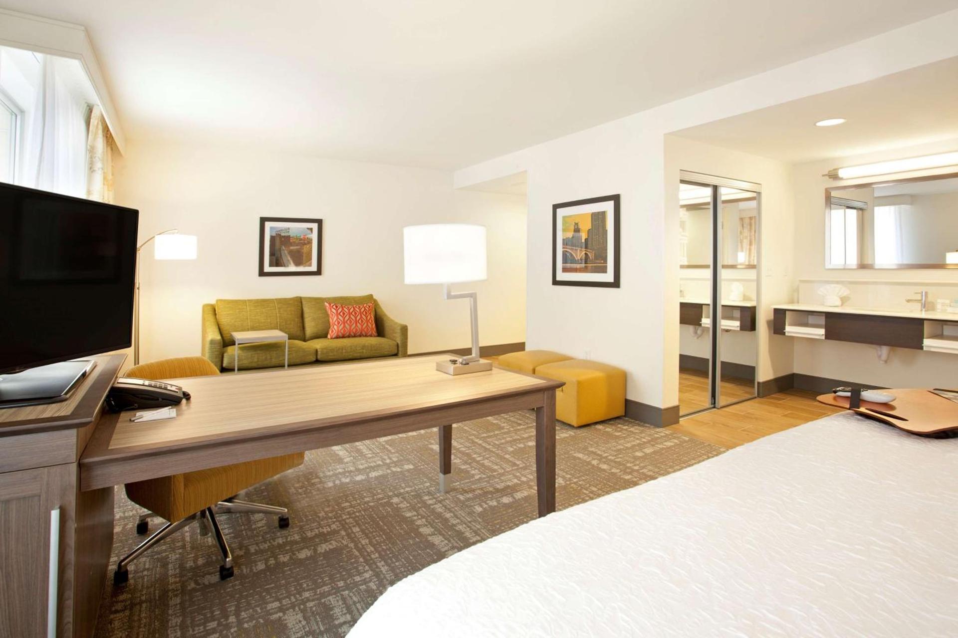 Hampton Inn & Suites - Minneapolis/Downtown photo 25