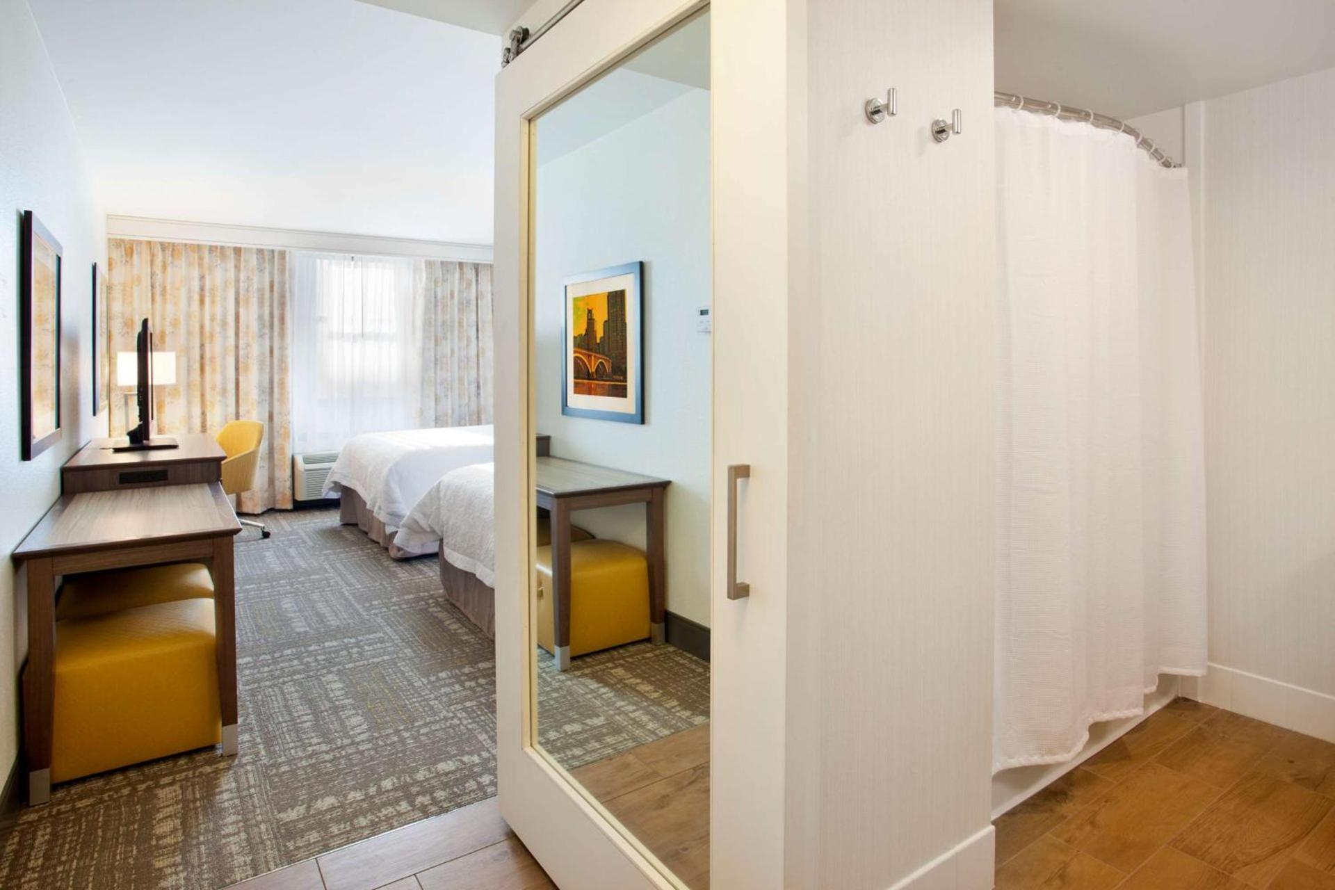 Hampton Inn & Suites - Minneapolis/Downtown photo 27