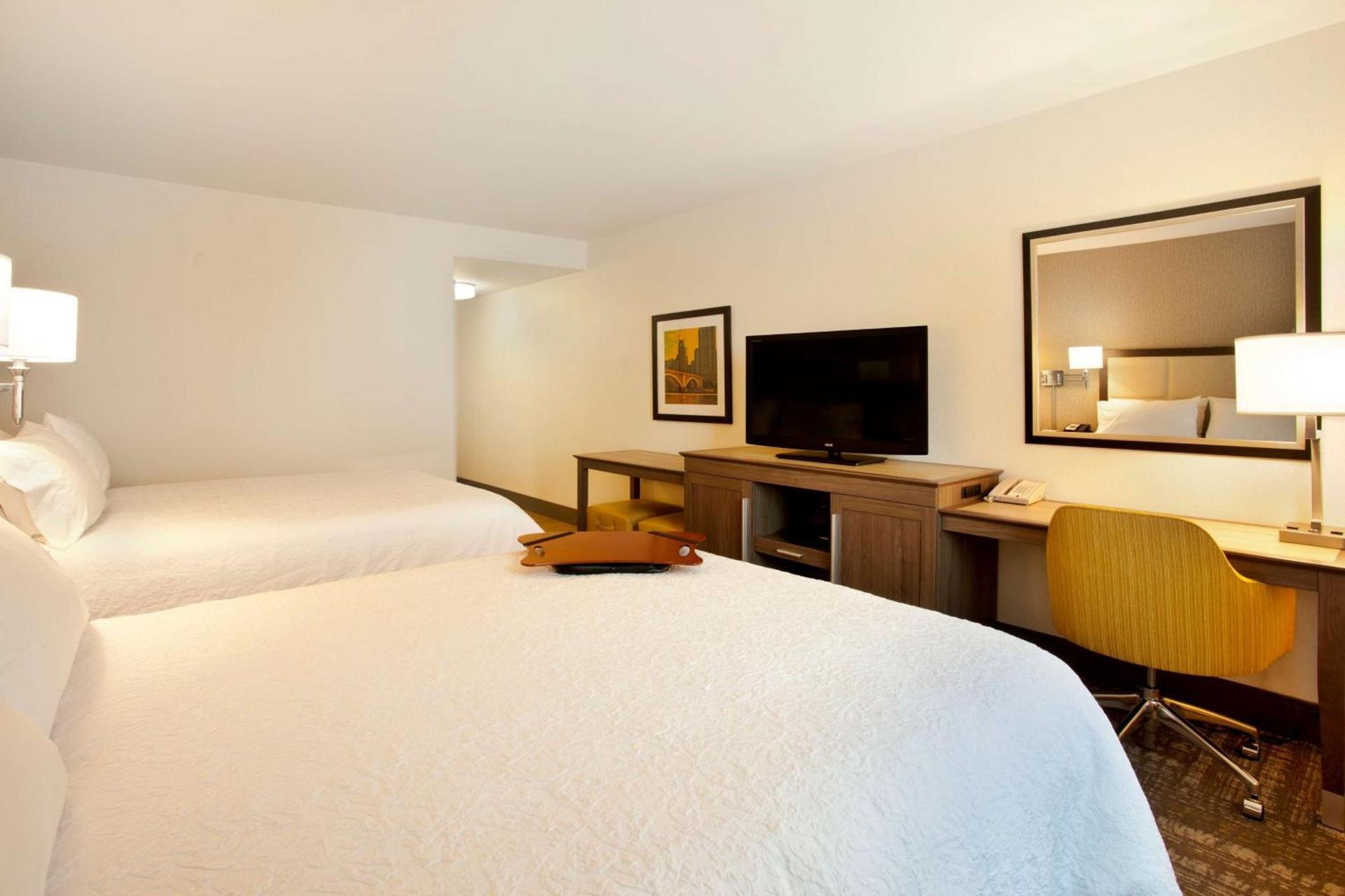 Hampton Inn & Suites - Minneapolis/Downtown photo 32