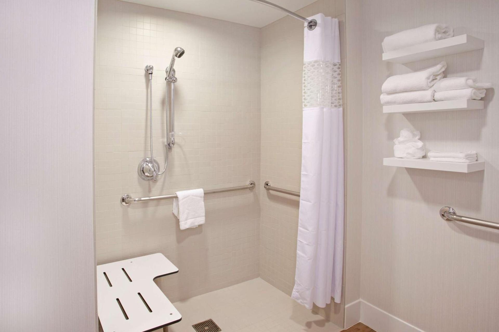Hampton Inn & Suites - Minneapolis/Downtown photo 36