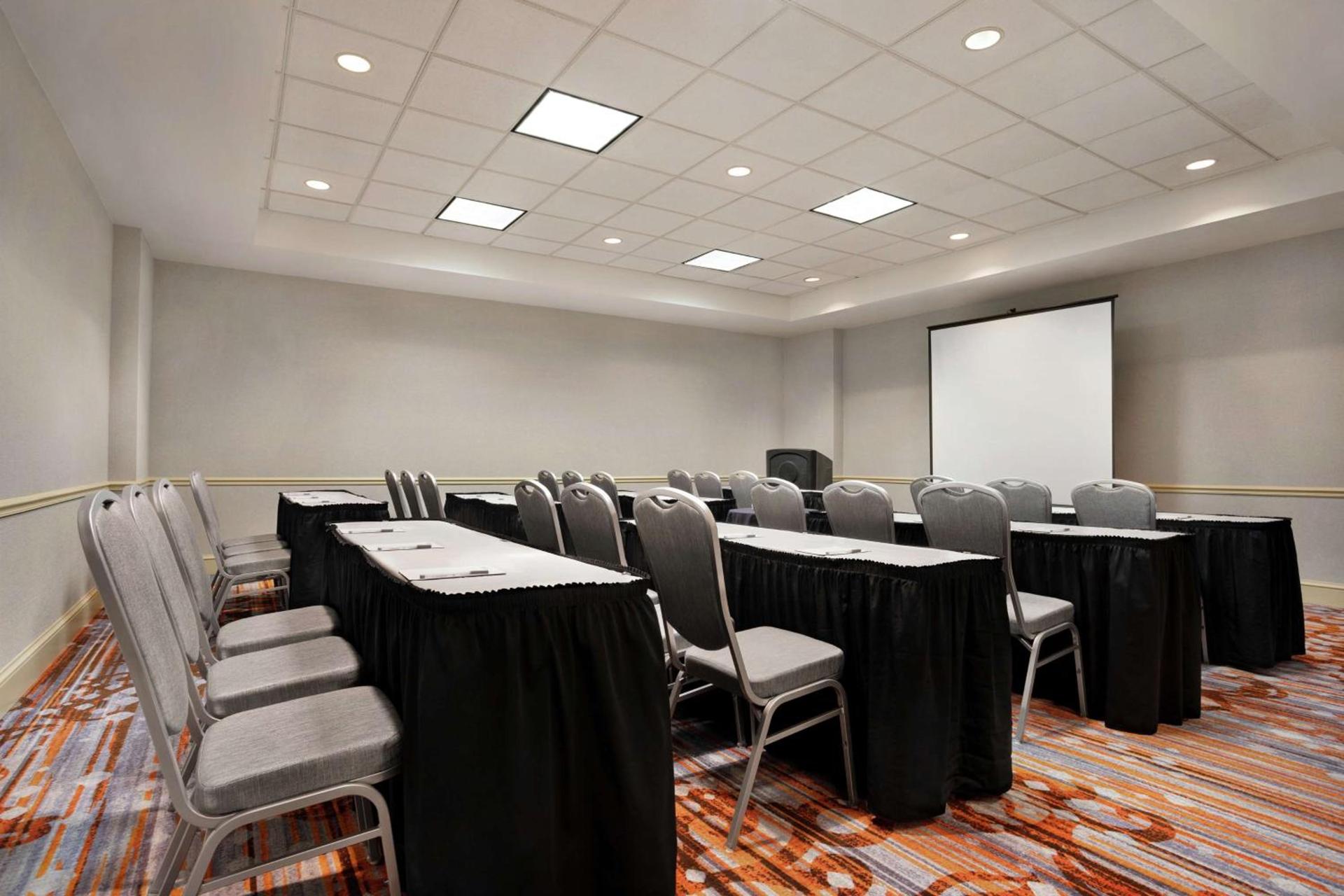 Hilton Garden Inn New Orleans Convention Center photo 56
