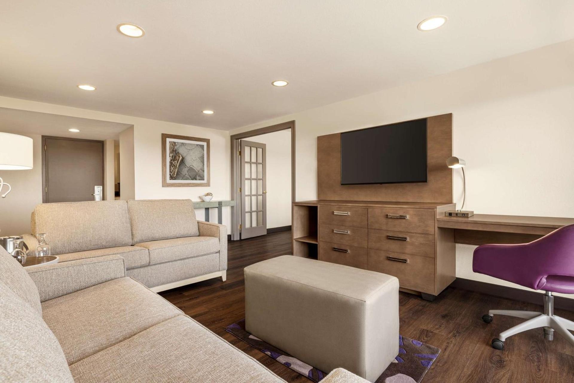 DoubleTree by Hilton New Orleans Airport photo 19