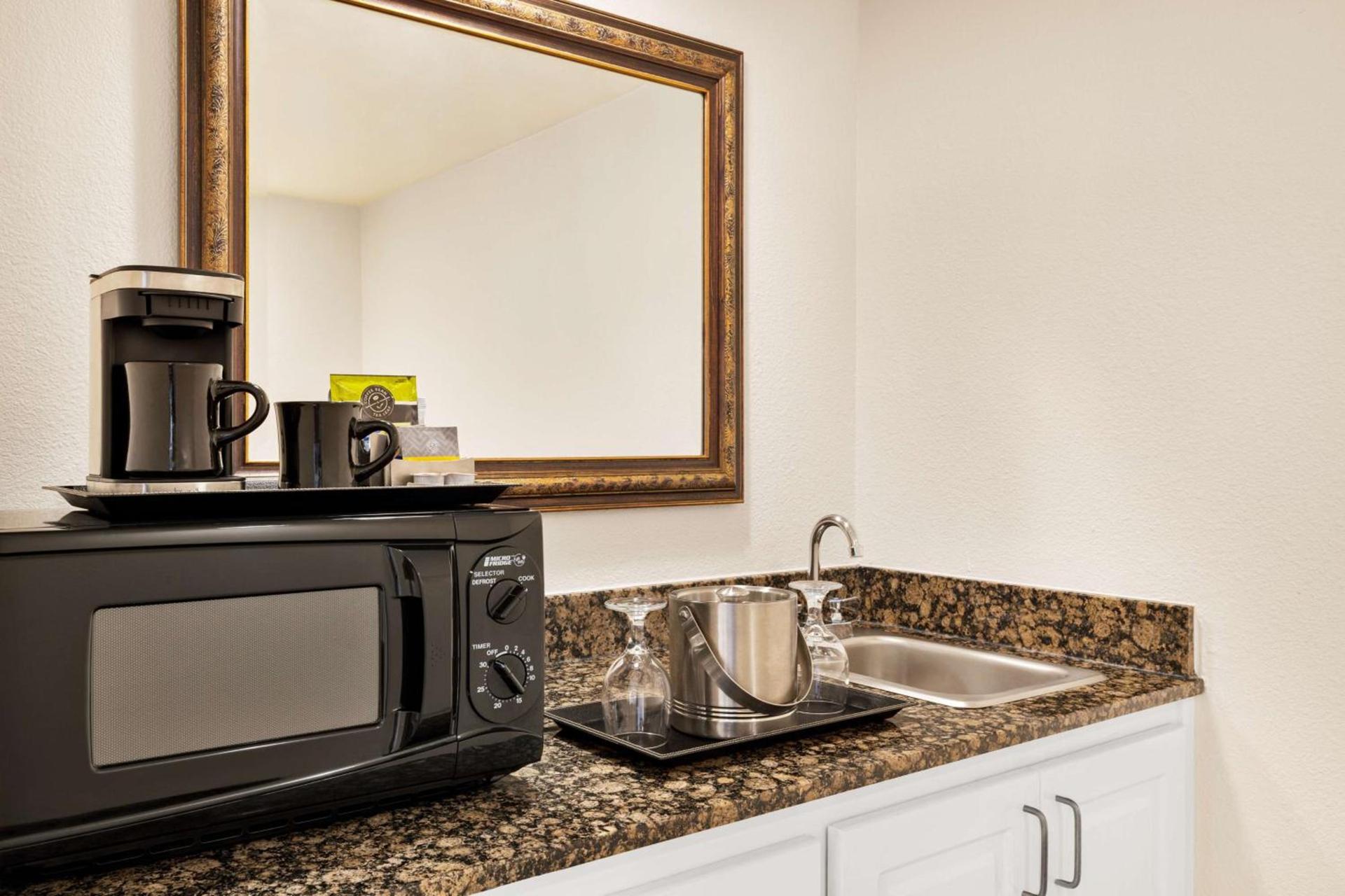 DoubleTree by Hilton New Orleans Airport photo 33