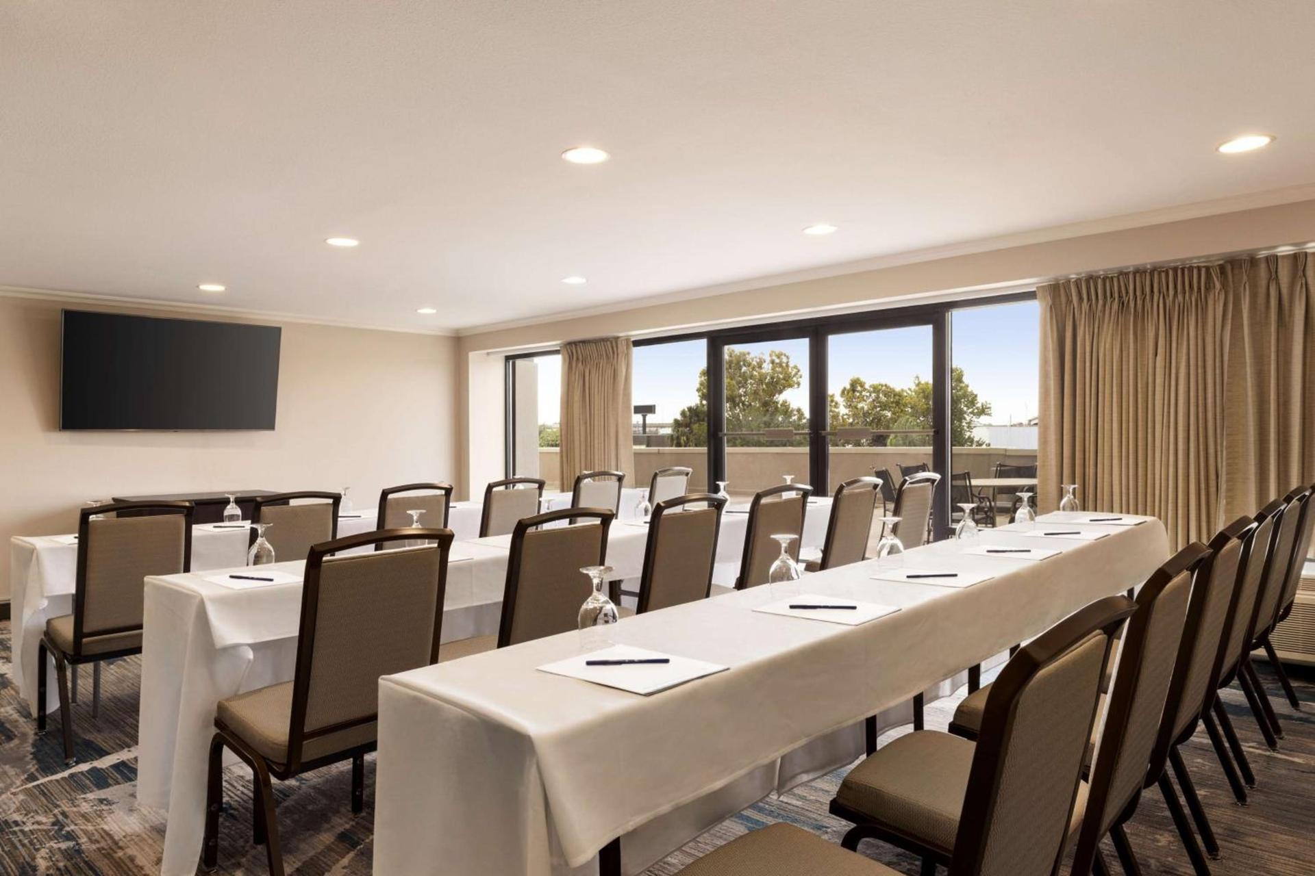 DoubleTree by Hilton New Orleans Airport photo 36