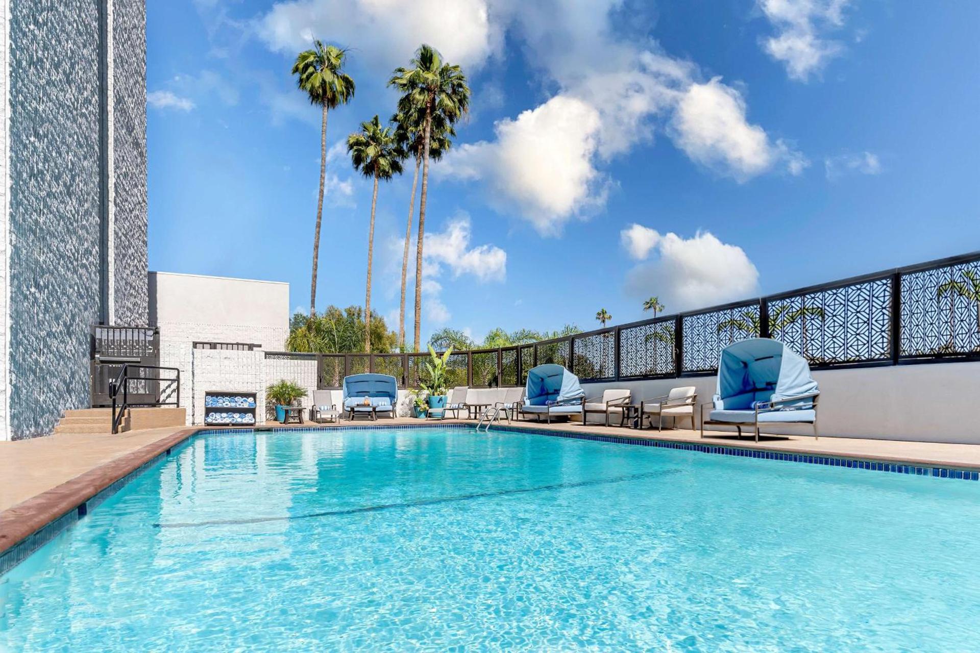 Hilton Pasadena photo 2