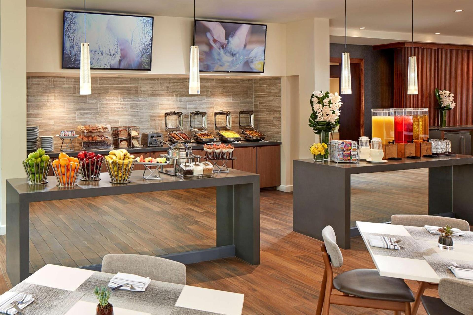 Hilton Pasadena photo 14