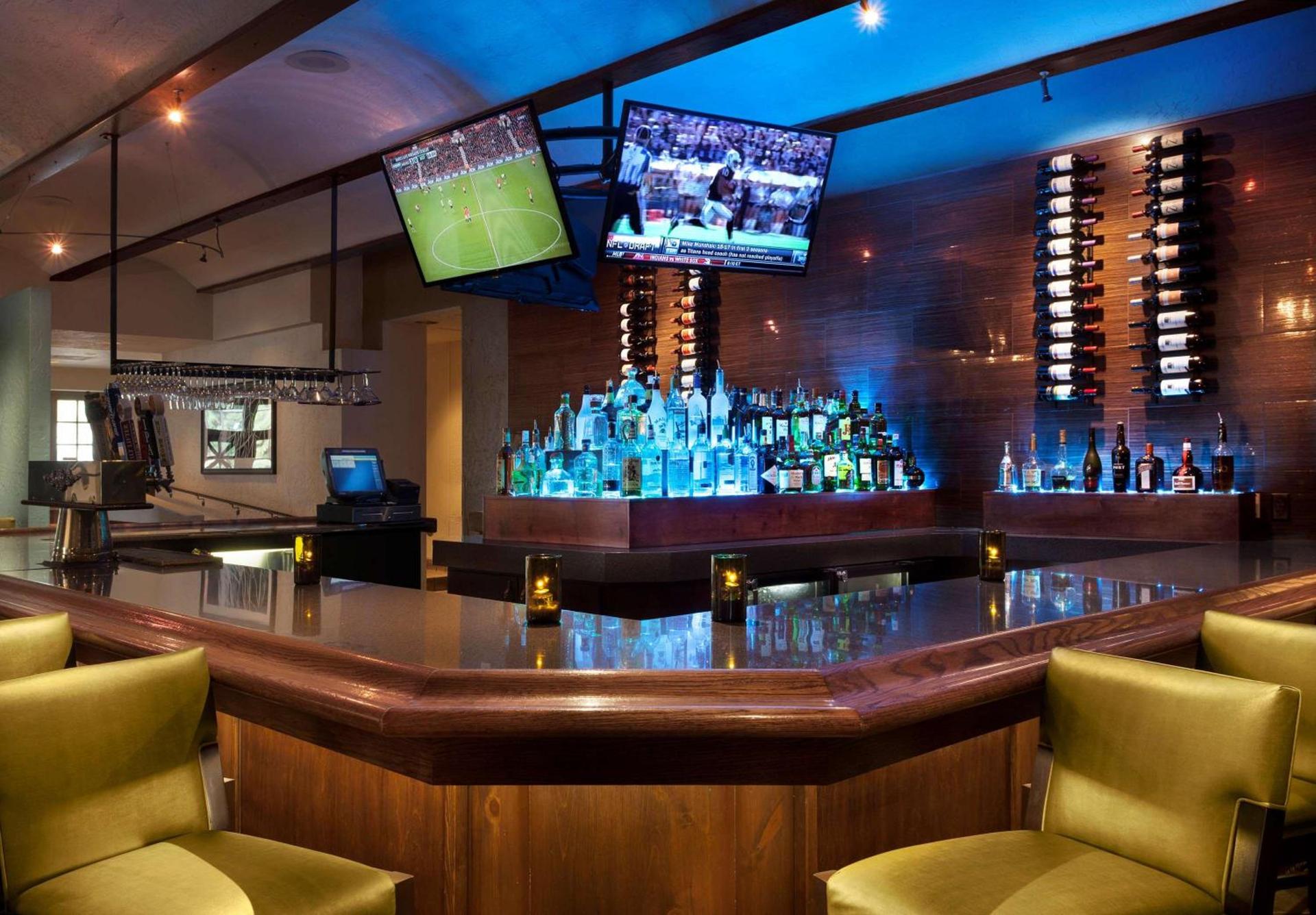 Embassy Suites by Hilton Phoenix Tempe photo 12