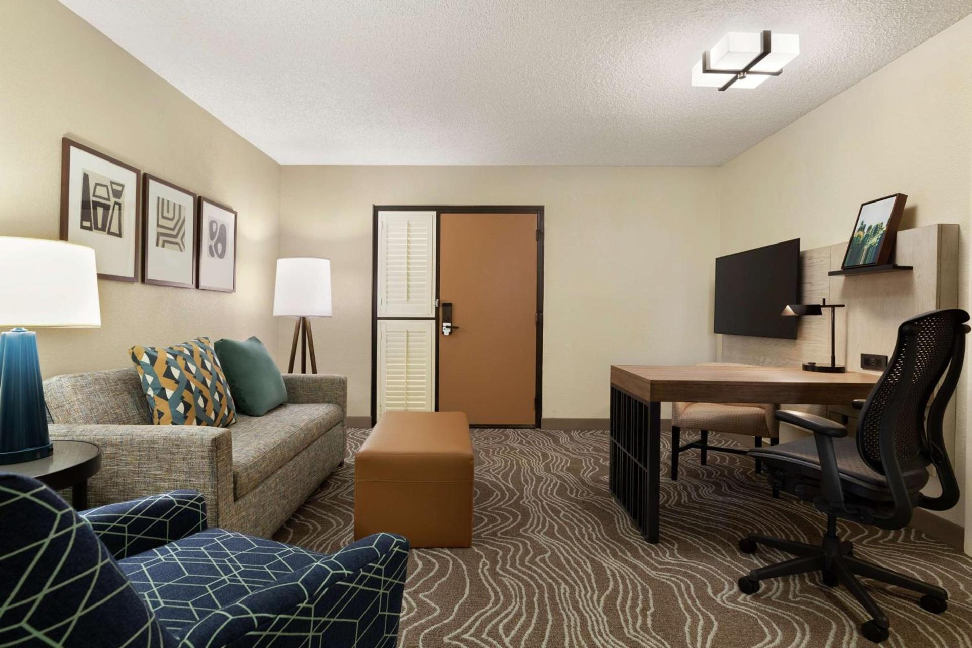 Embassy Suites by Hilton Phoenix Tempe photo 26