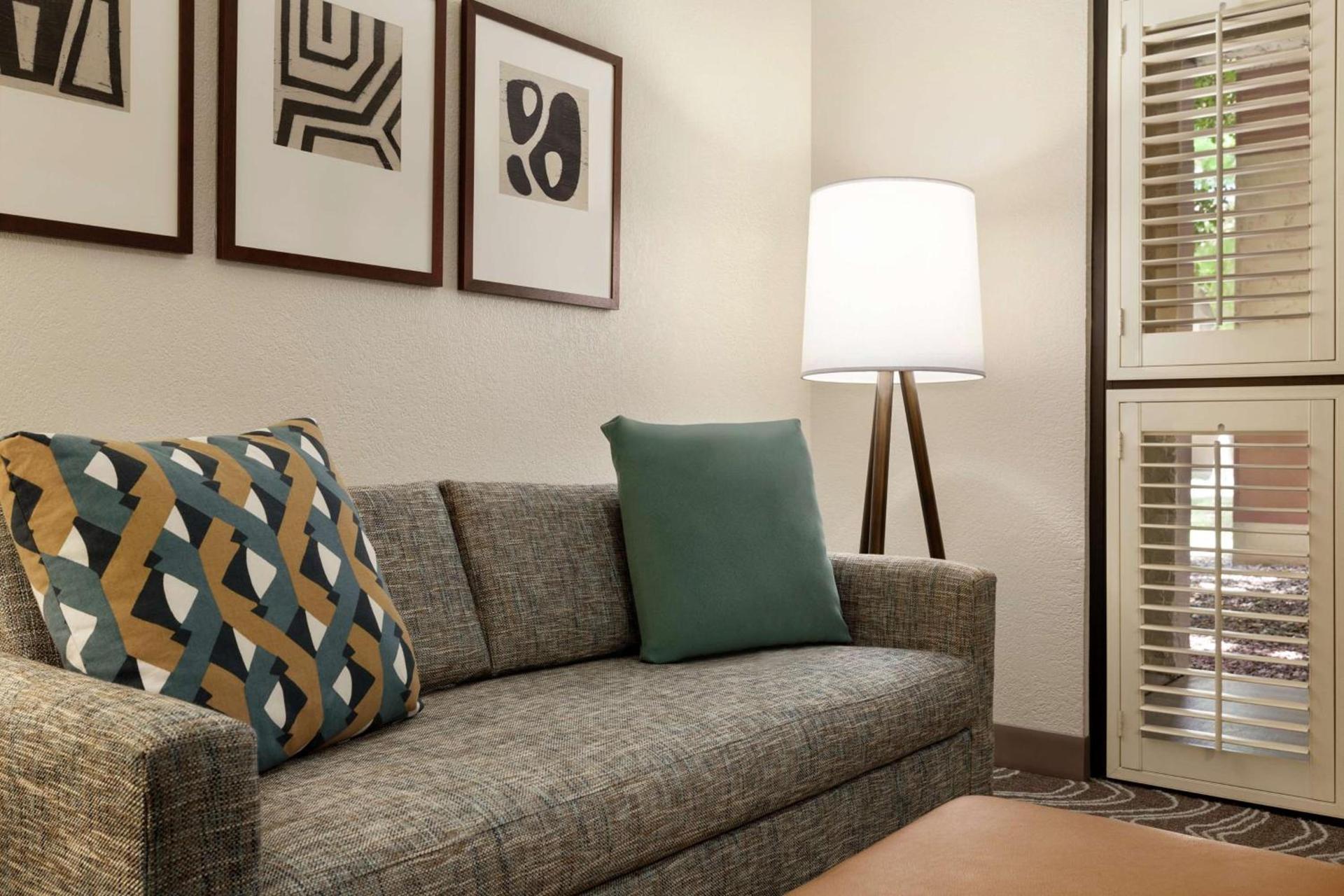 Embassy Suites by Hilton Phoenix Tempe photo 30