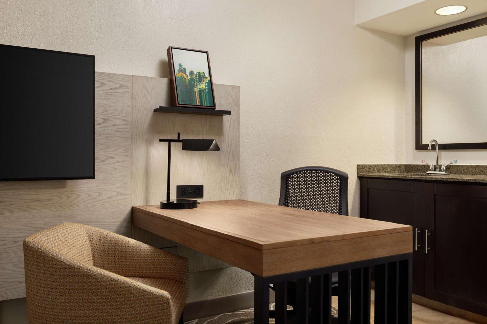 Embassy Suites by Hilton Phoenix Tempe photo 31