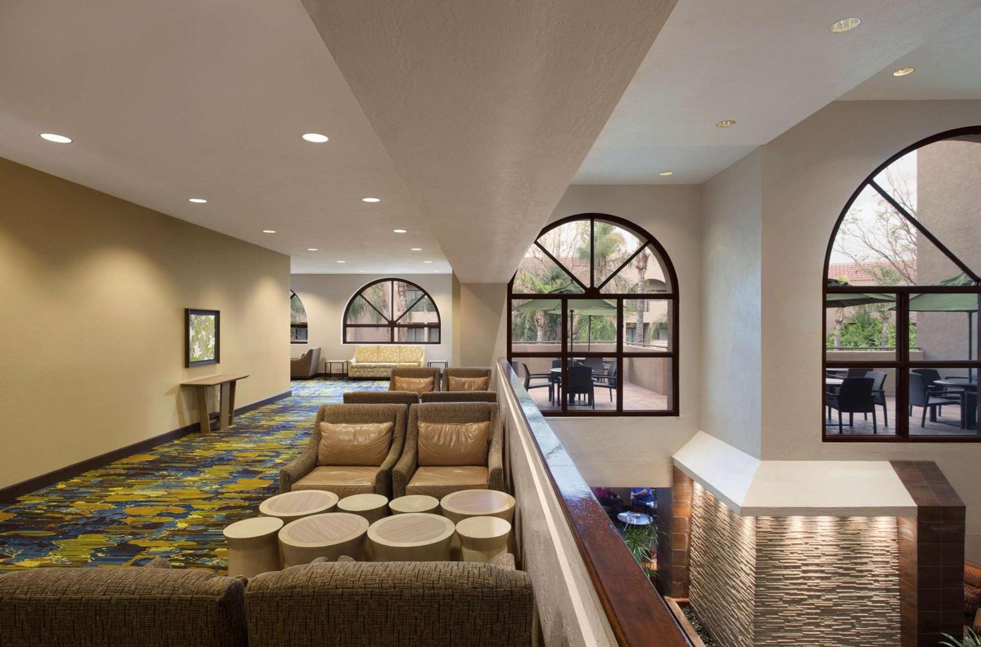 Embassy Suites by Hilton Phoenix Tempe photo 42