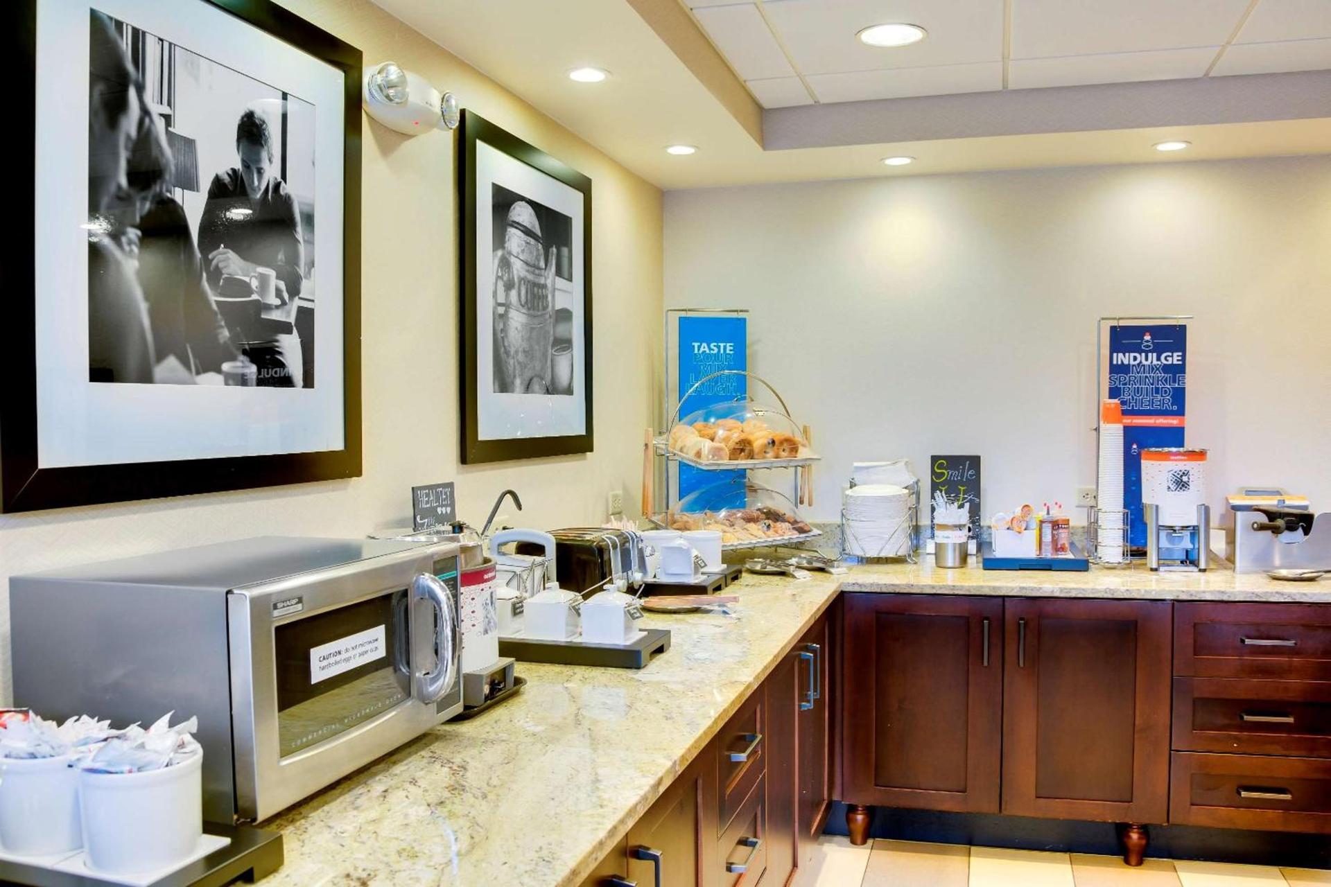 Pittsburgh Airport Inn and Suites photo 9
