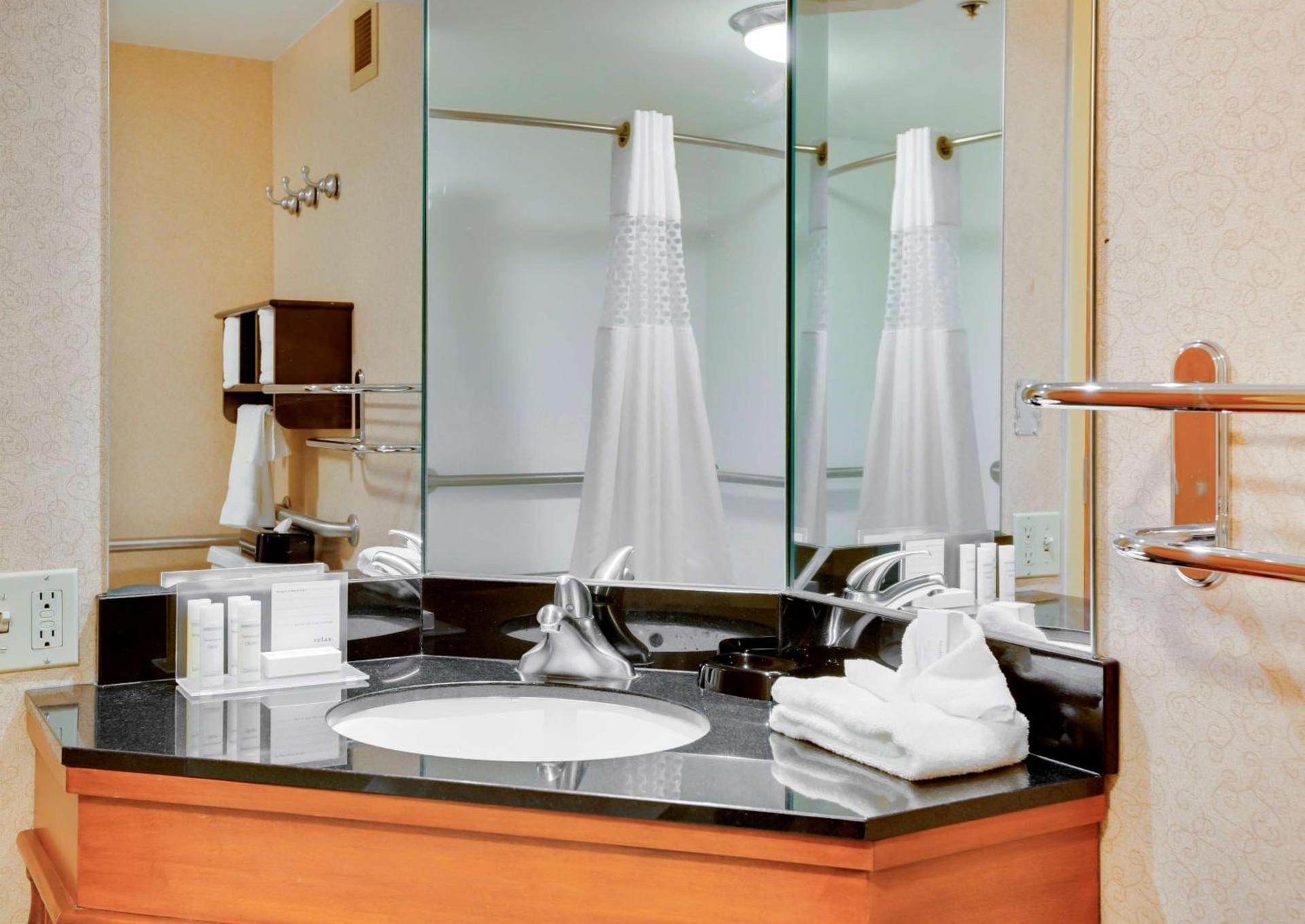 Pittsburgh Airport Inn and Suites photo 18