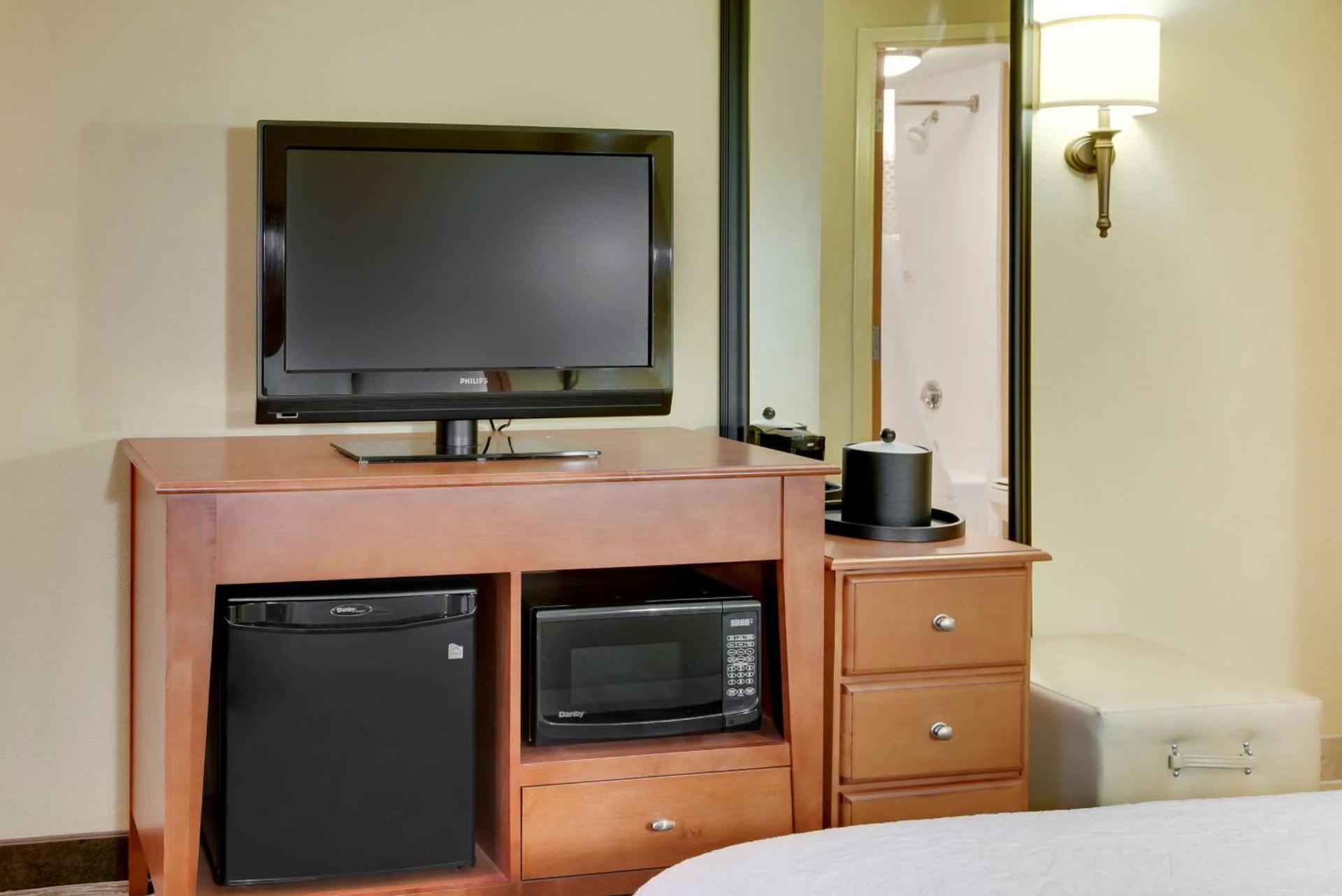 Pittsburgh Airport Inn and Suites photo 27