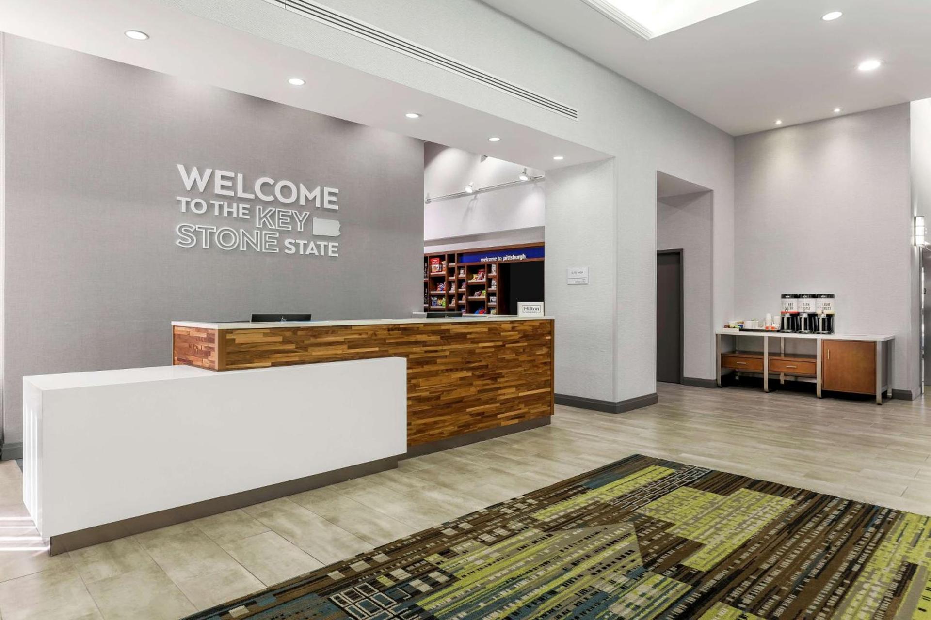 Hampton Inn & Suites Pittsburgh Downtown photo 7