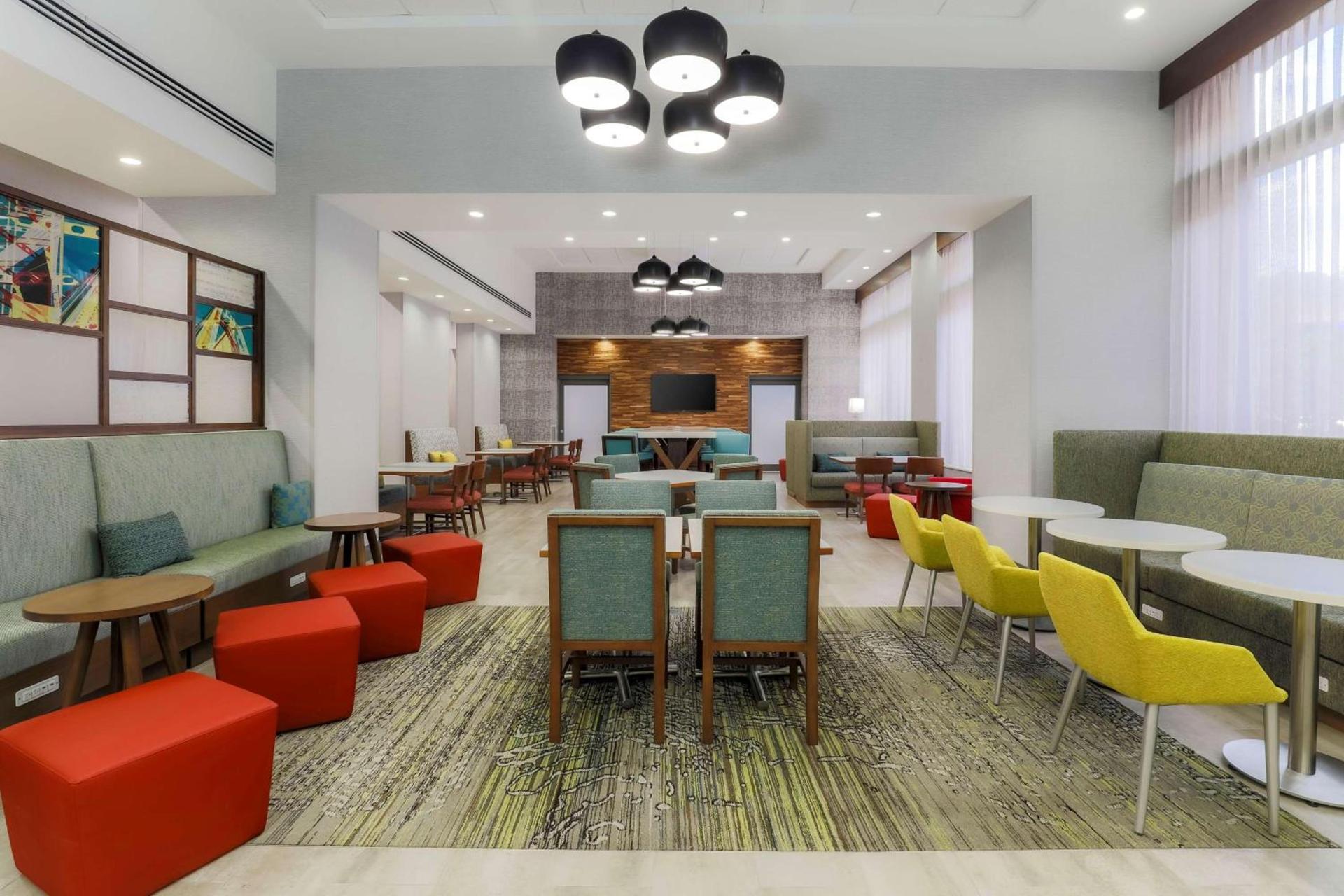Hampton Inn & Suites Pittsburgh Downtown photo 8
