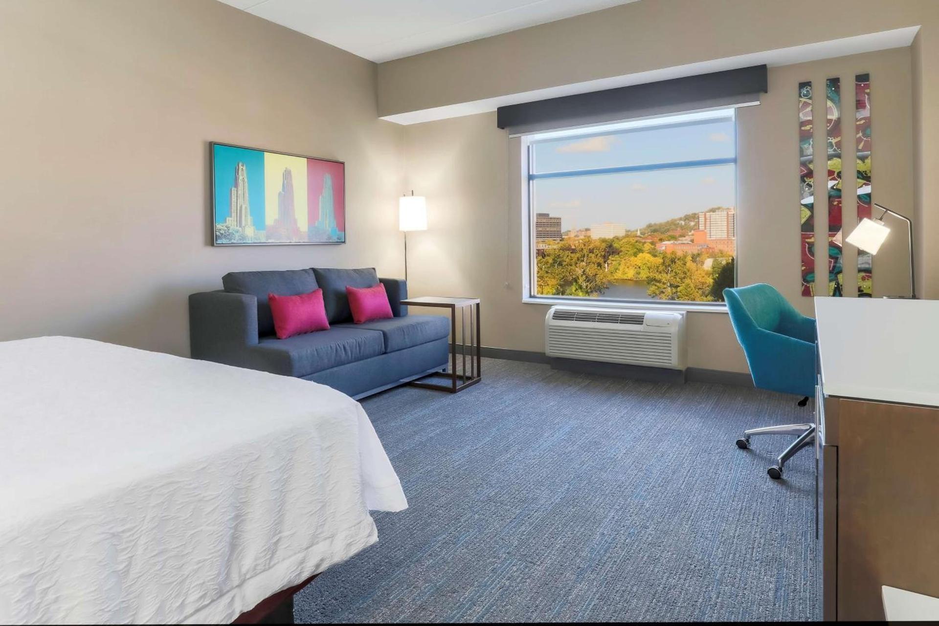 Hampton Inn & Suites Pittsburgh Downtown photo 22