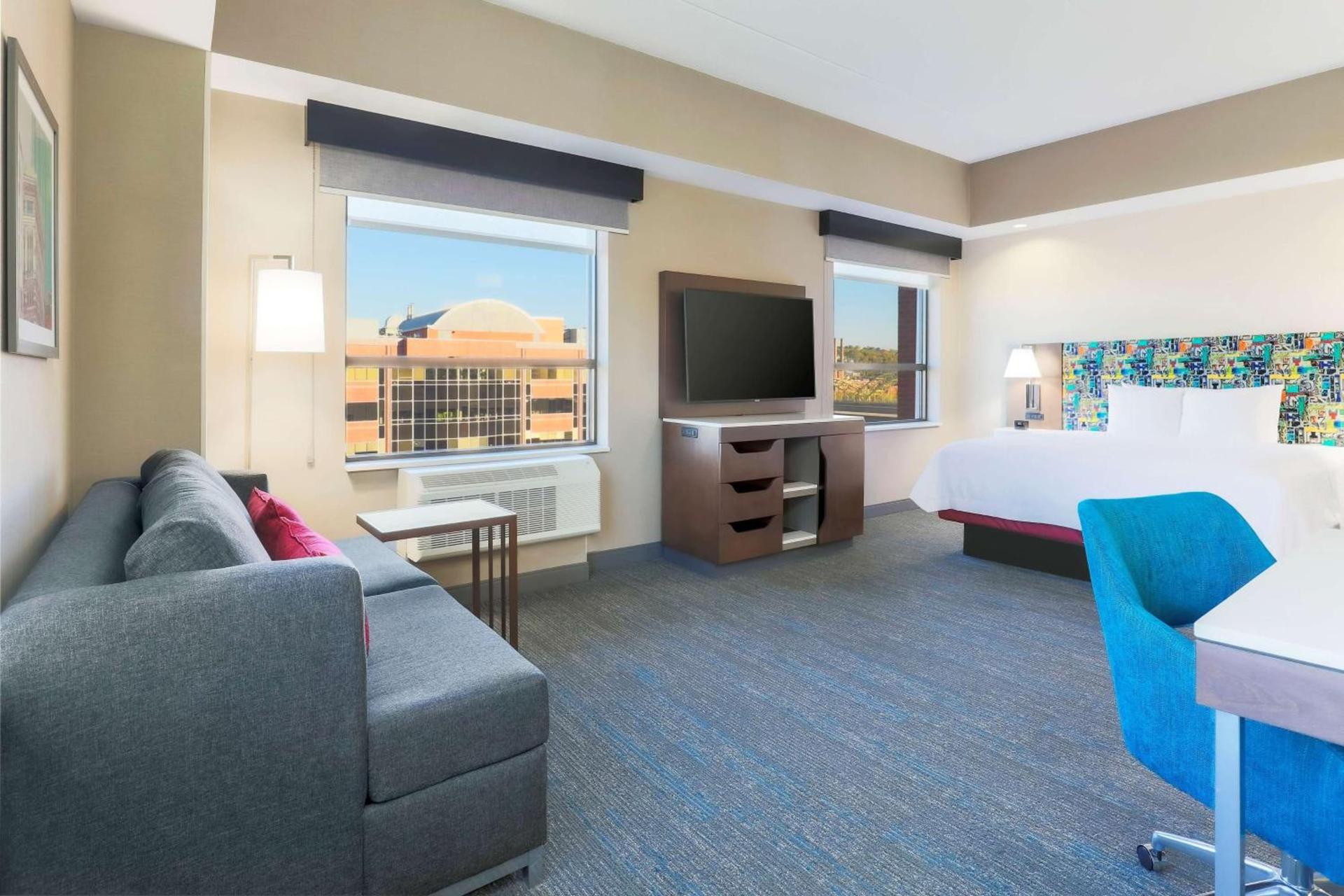 Hampton Inn & Suites Pittsburgh Downtown photo 25