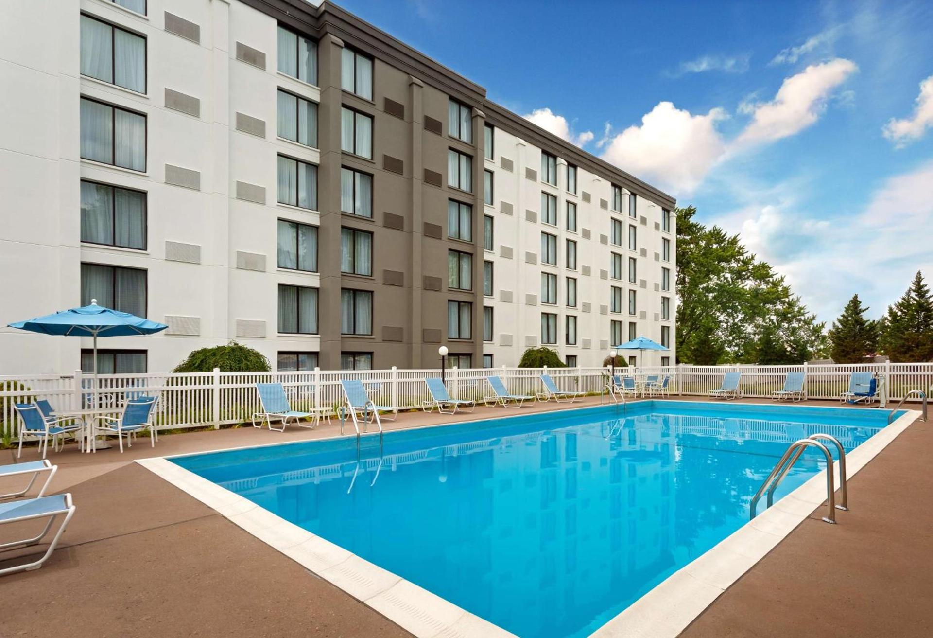 DoubleTree by Hilton Washington Meadow Lands Casino Area photo 10
