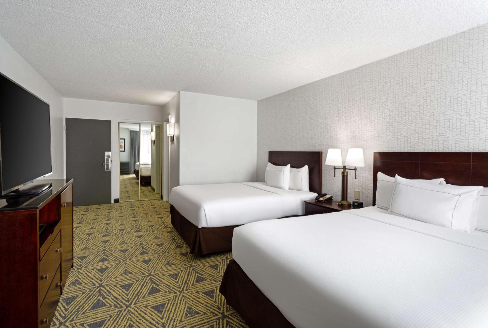DoubleTree by Hilton Washington Meadow Lands Casino Area photo 24