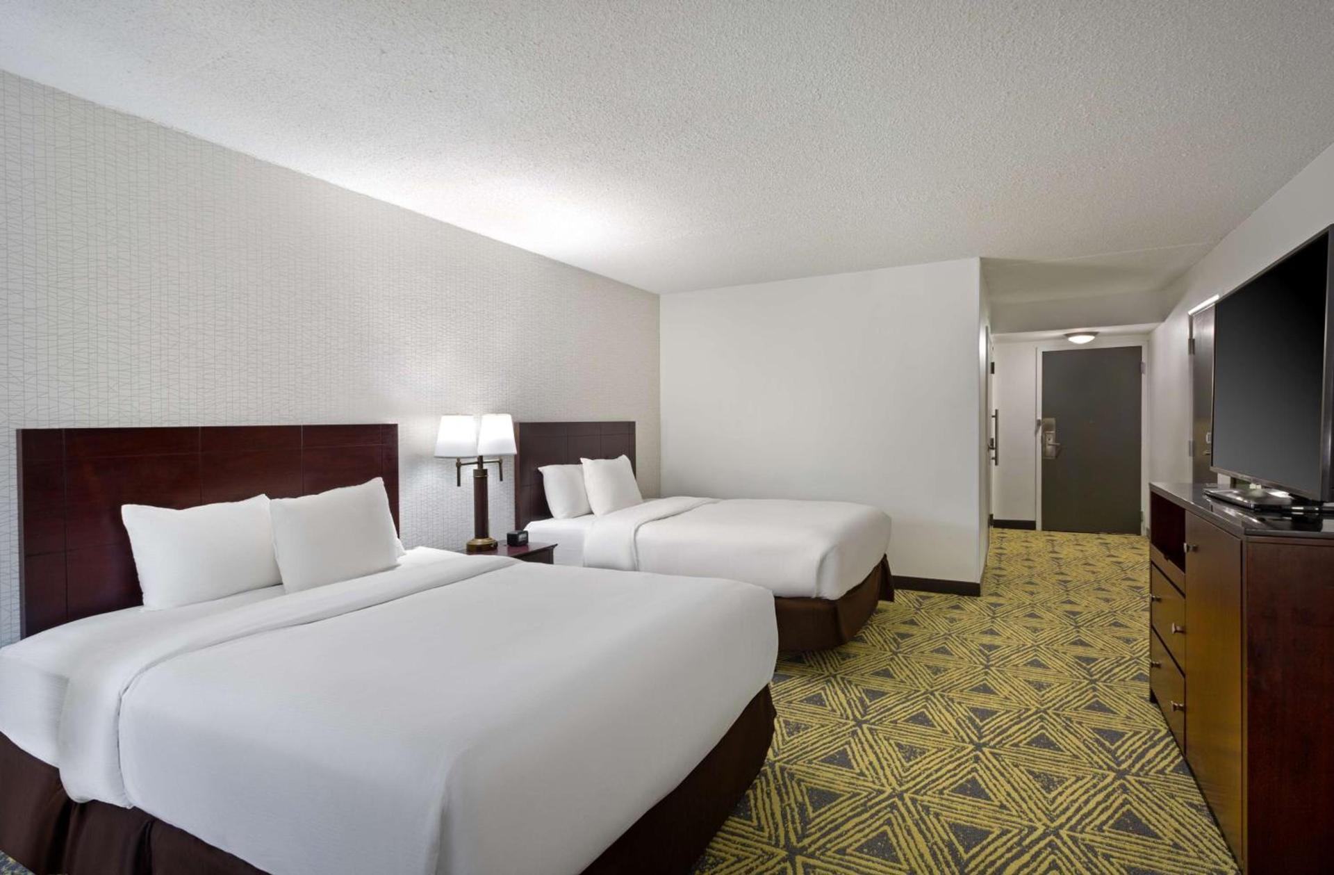 DoubleTree by Hilton Washington Meadow Lands Casino Area photo 27