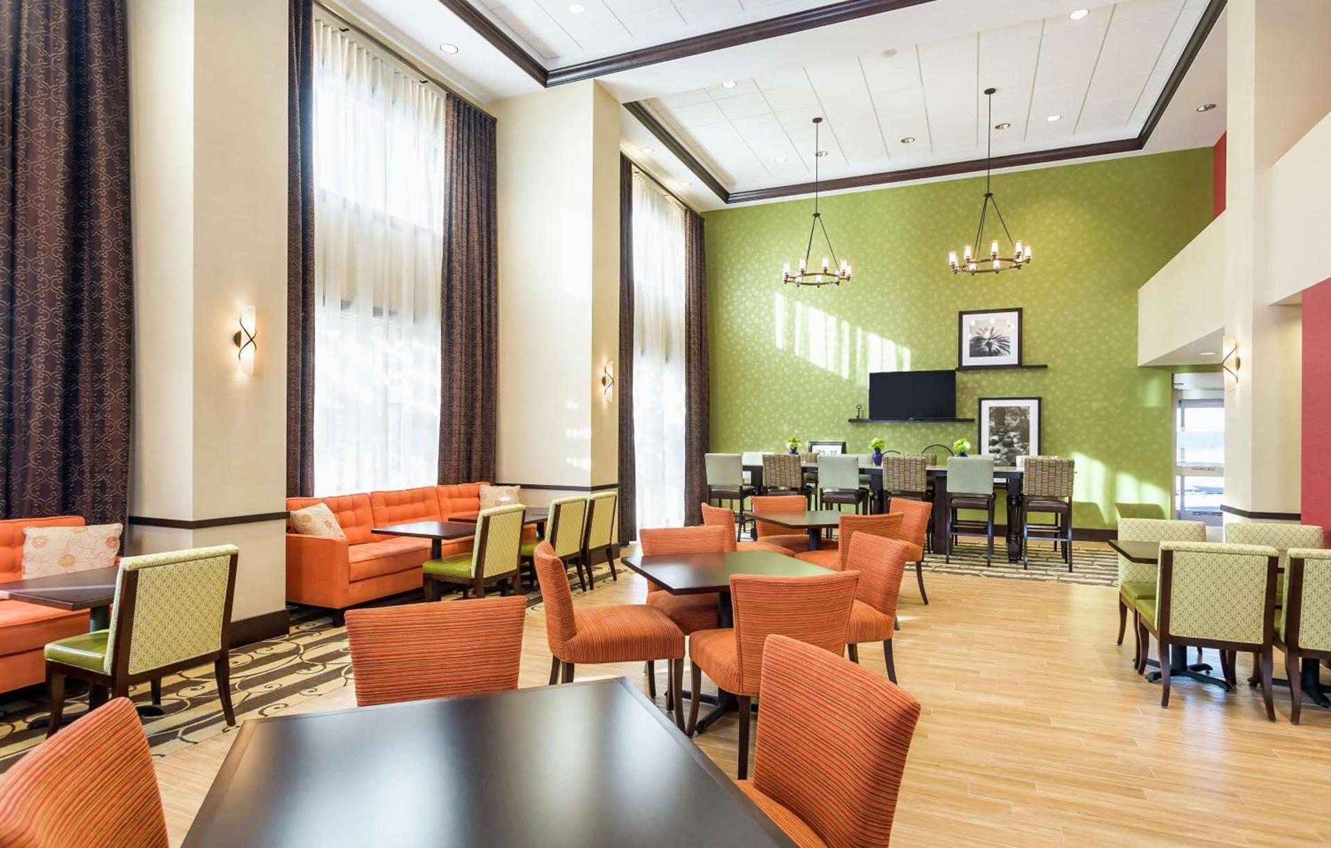 Hampton Inn & Suites San Bernardino photo 6